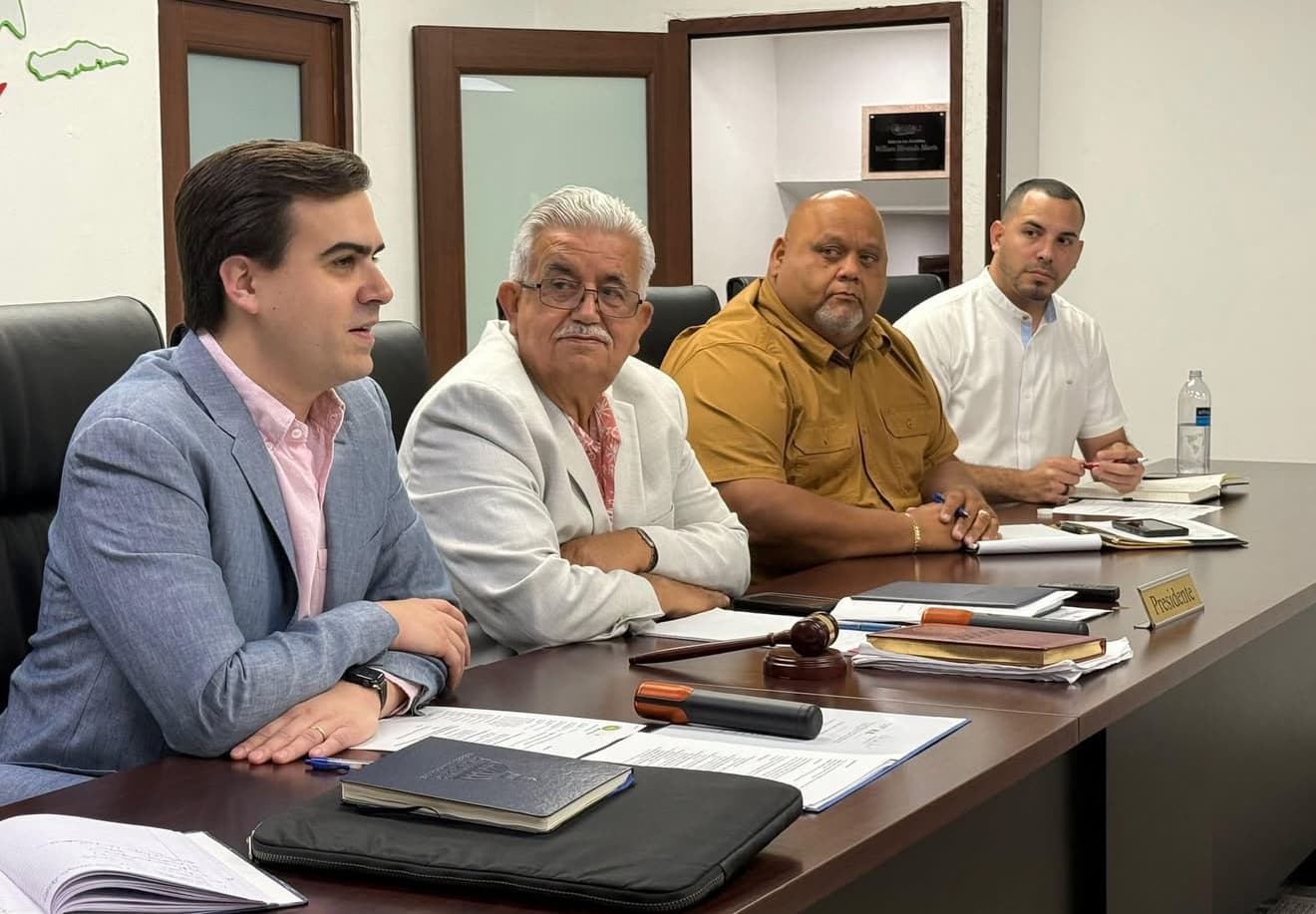 Asociación de Alcaldes advierten de nueva política de FEMA 