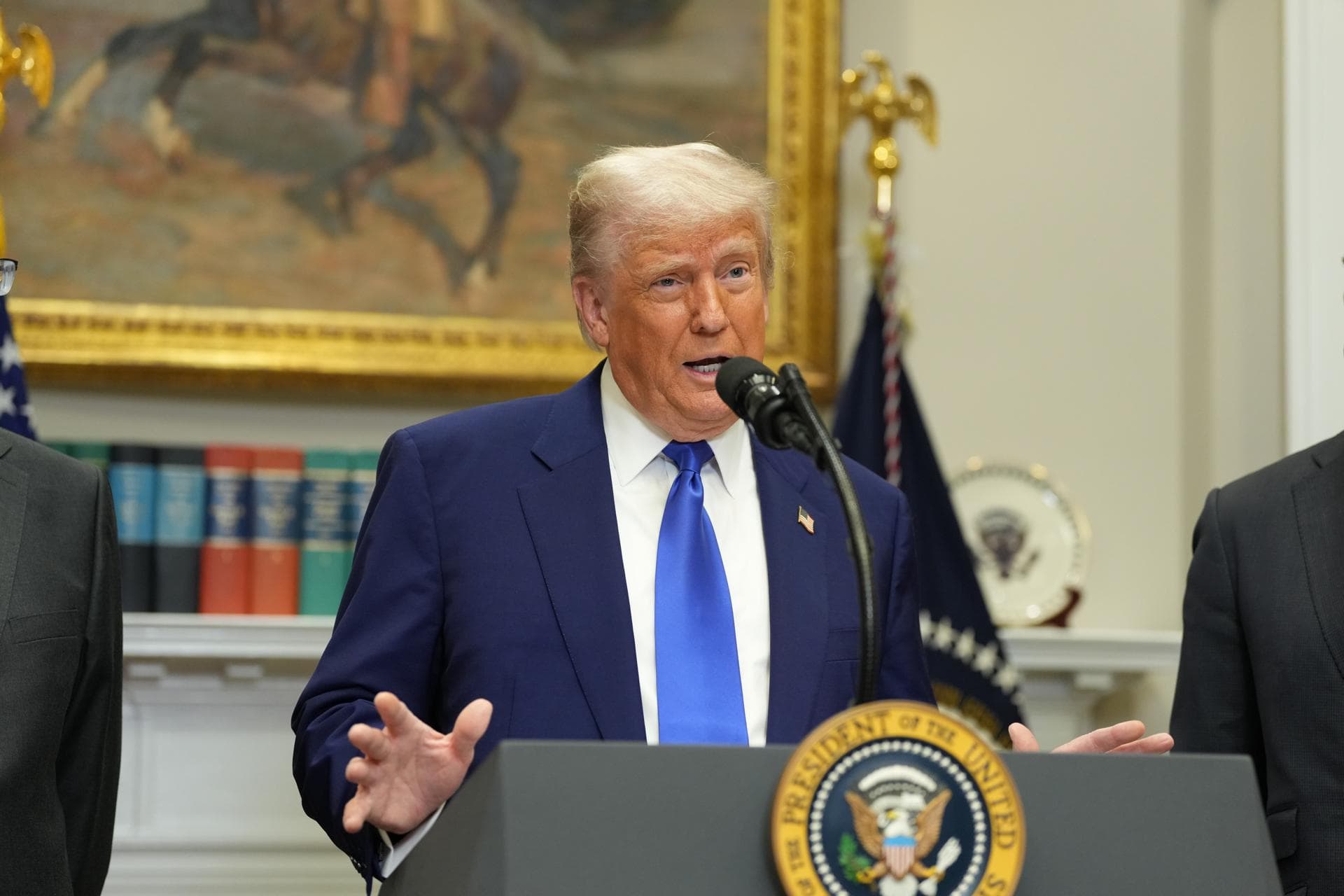 Trump arremete contra Walmart