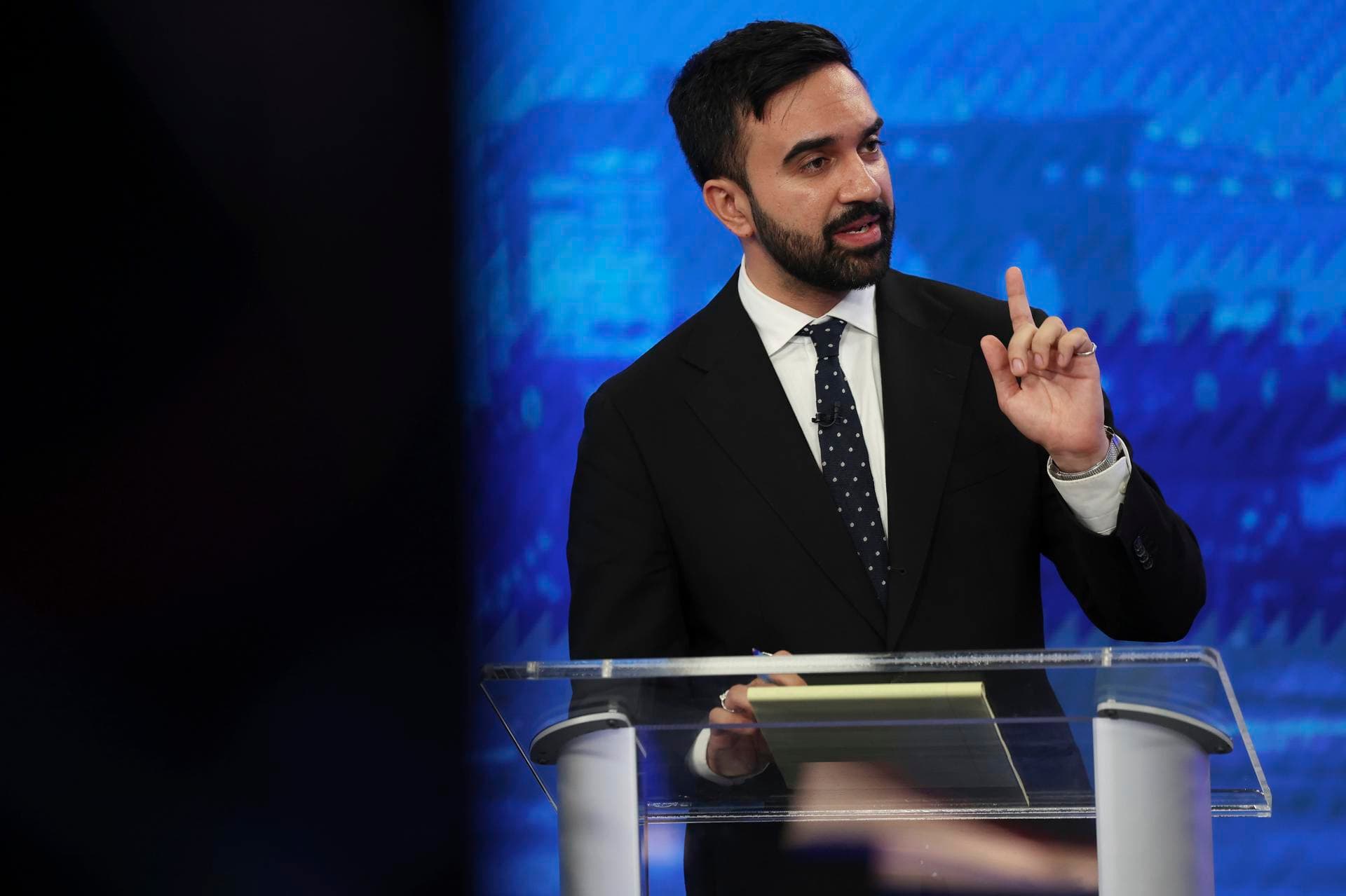 Izquierdista gana primarias demócratas para Alcaldía de Nueva York