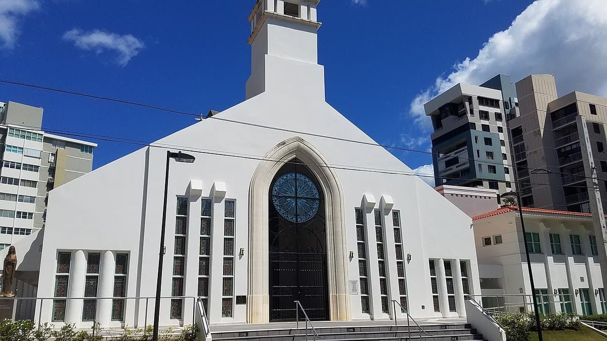 Feligreses defienden a reconocido sacerdote 