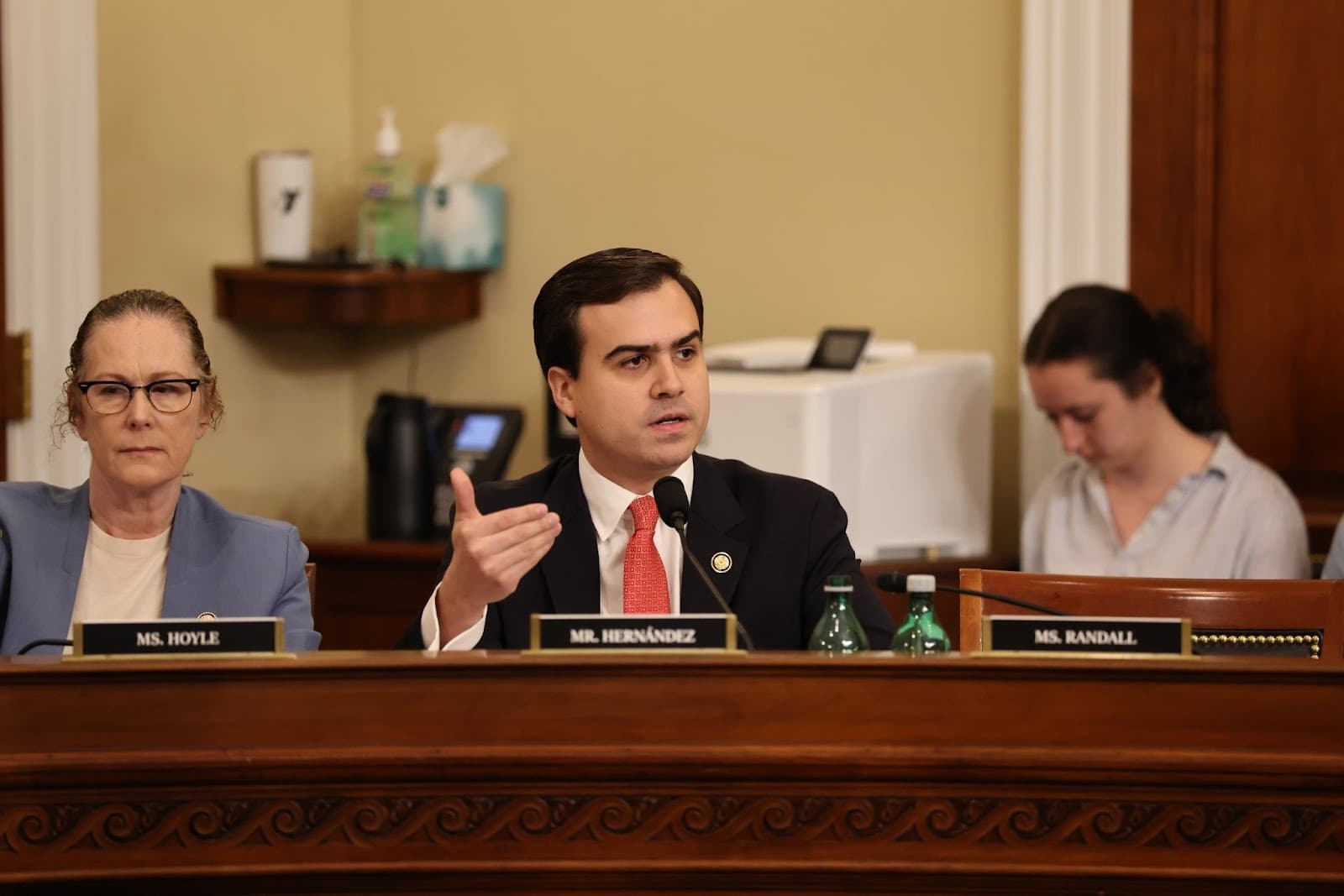 Comisionado Residente exige cuentas a la Junta Fiscal