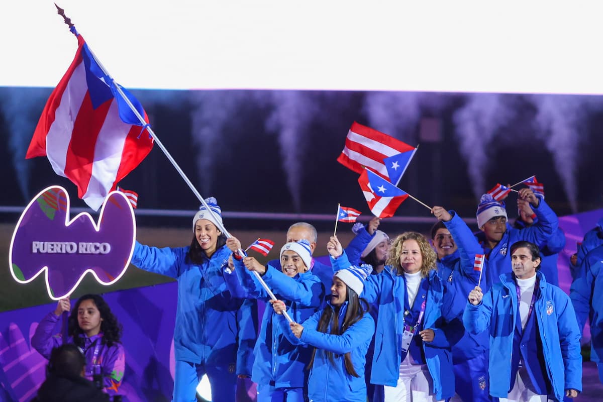 Desfila PR en los Juegos Panamericanos Junior