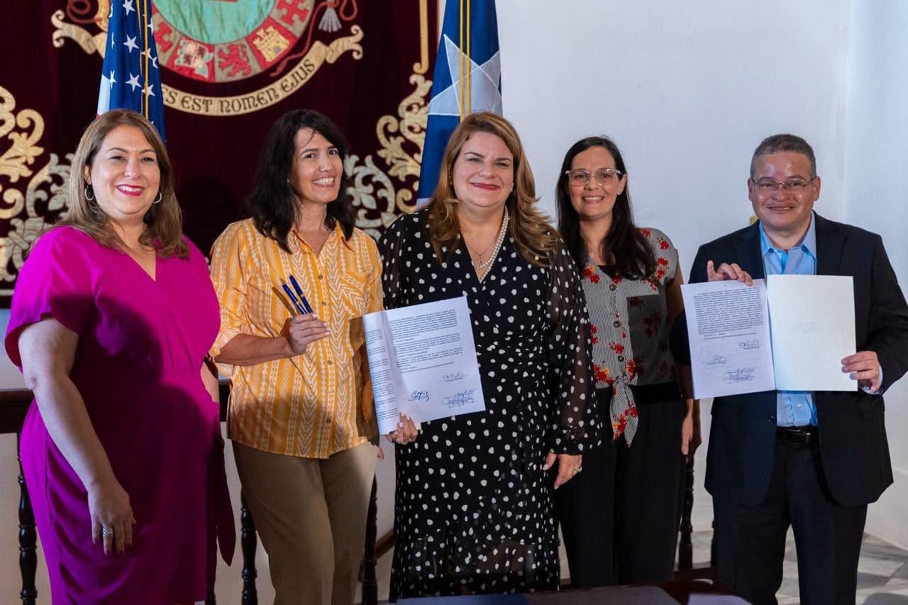 Gobernadora convierte en ley licencia universal
