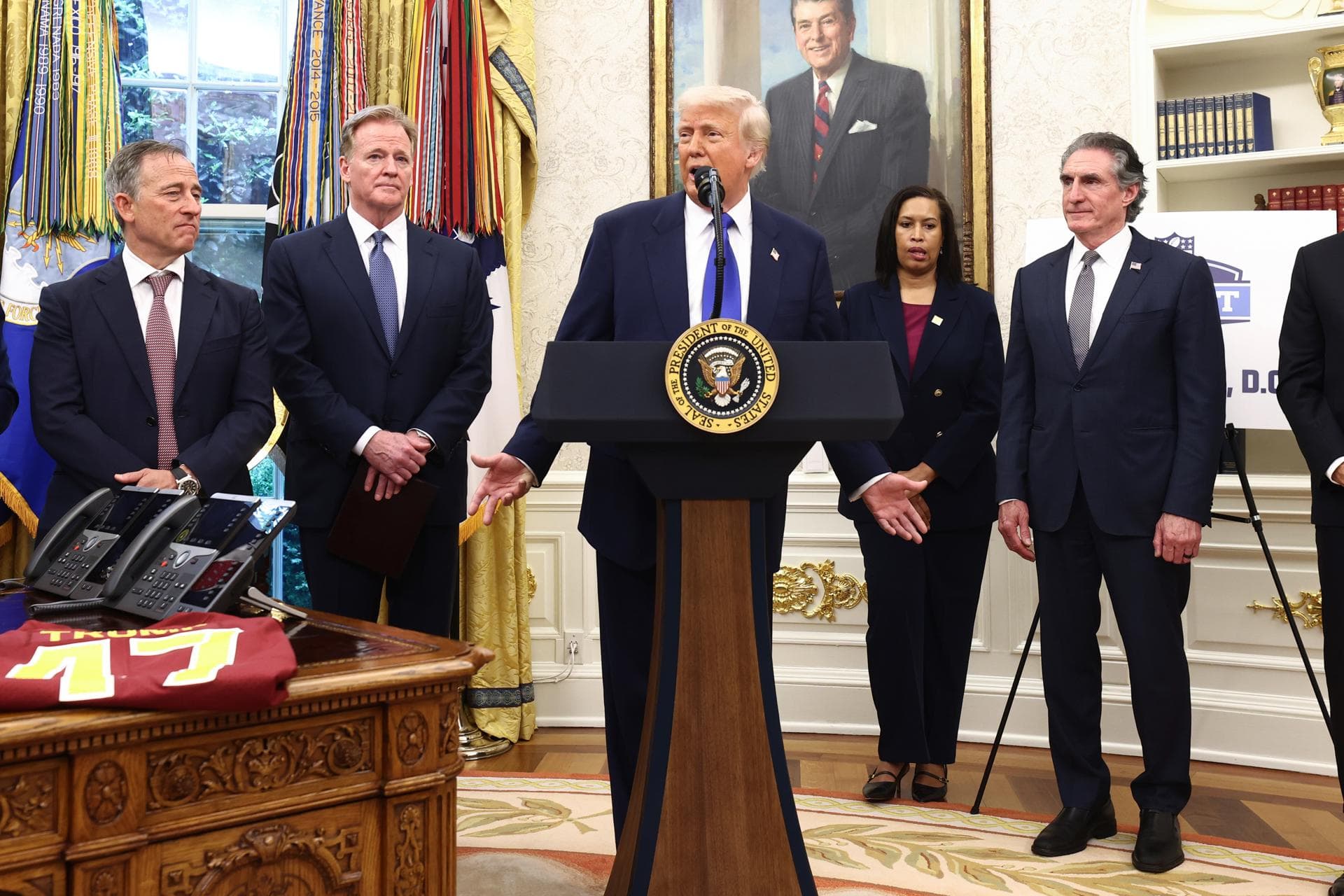 Trump exige a los “Commanders” que vuelvan a ser “Redskins”