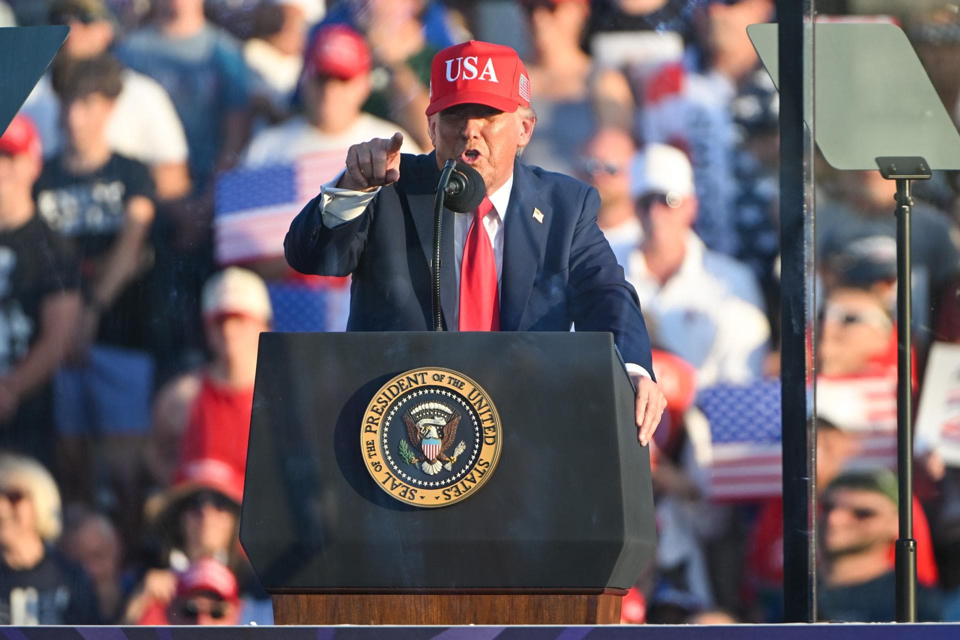 Trump contempla un arancel de 200 % a las farmacéuticas
