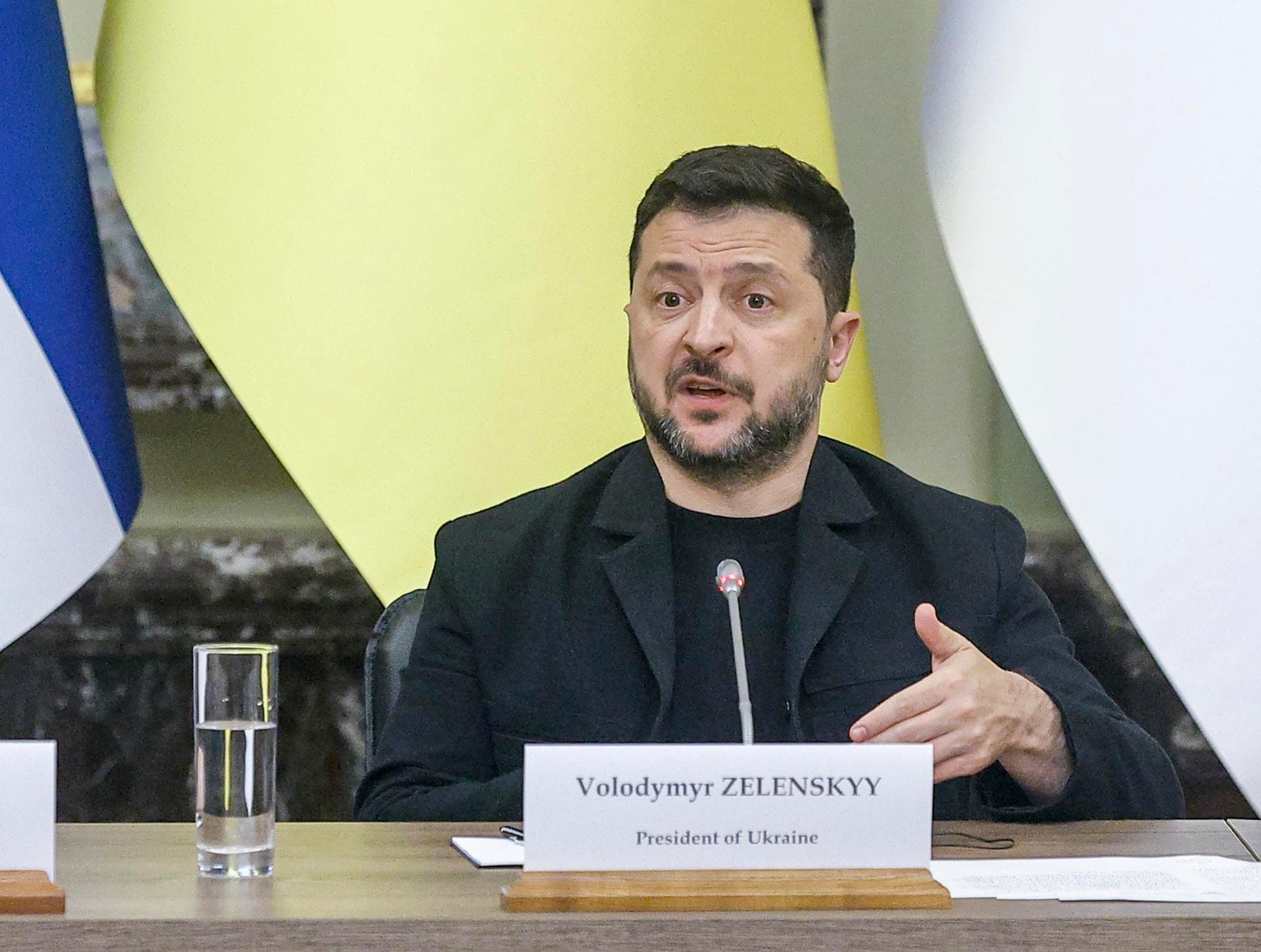 Zelenski descarta neutralidad ucraniana y pide negociar territorios directamente con Putin