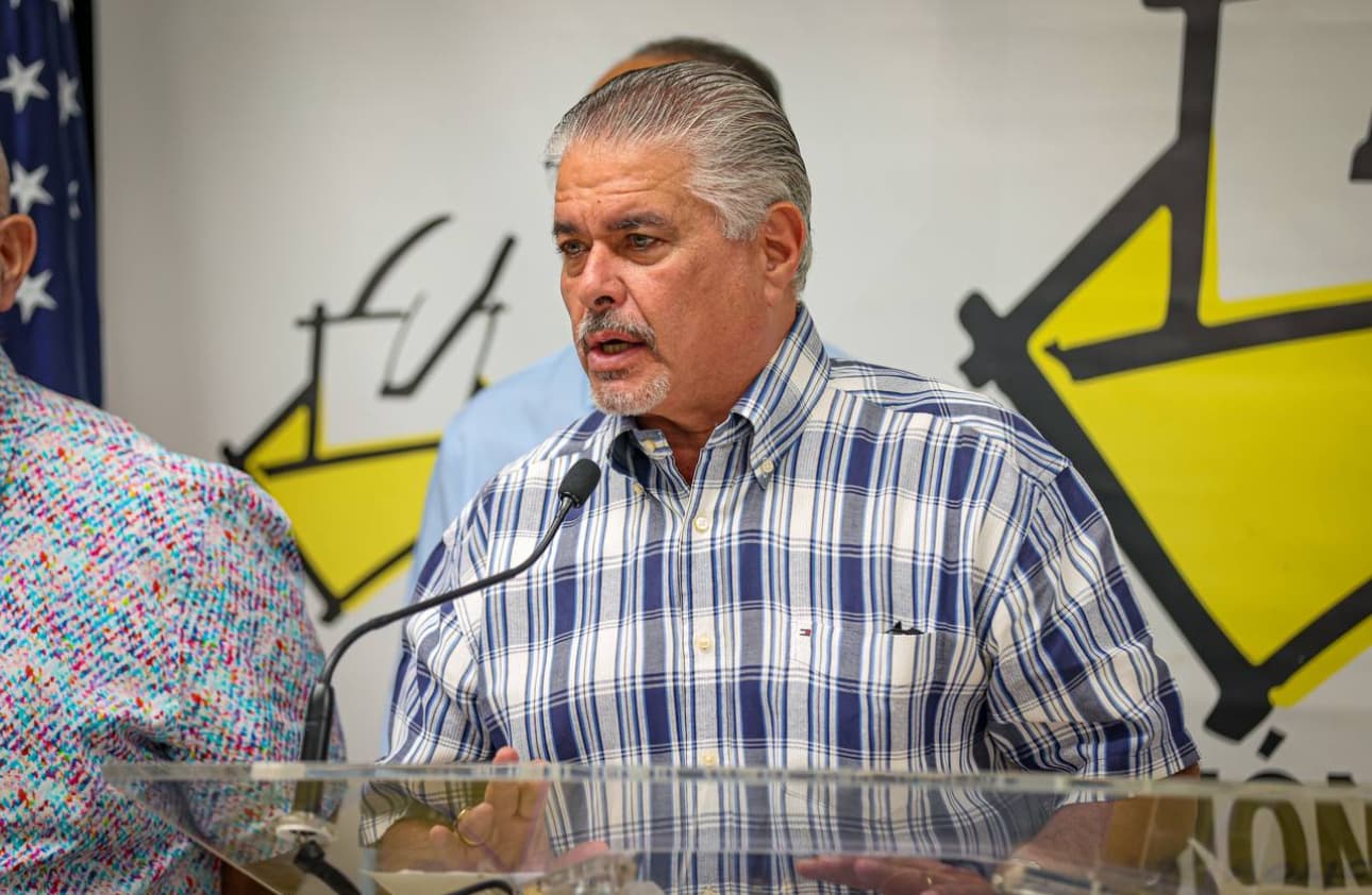 Santini emplaza a Comisionado Residente sobre uso de escoltas