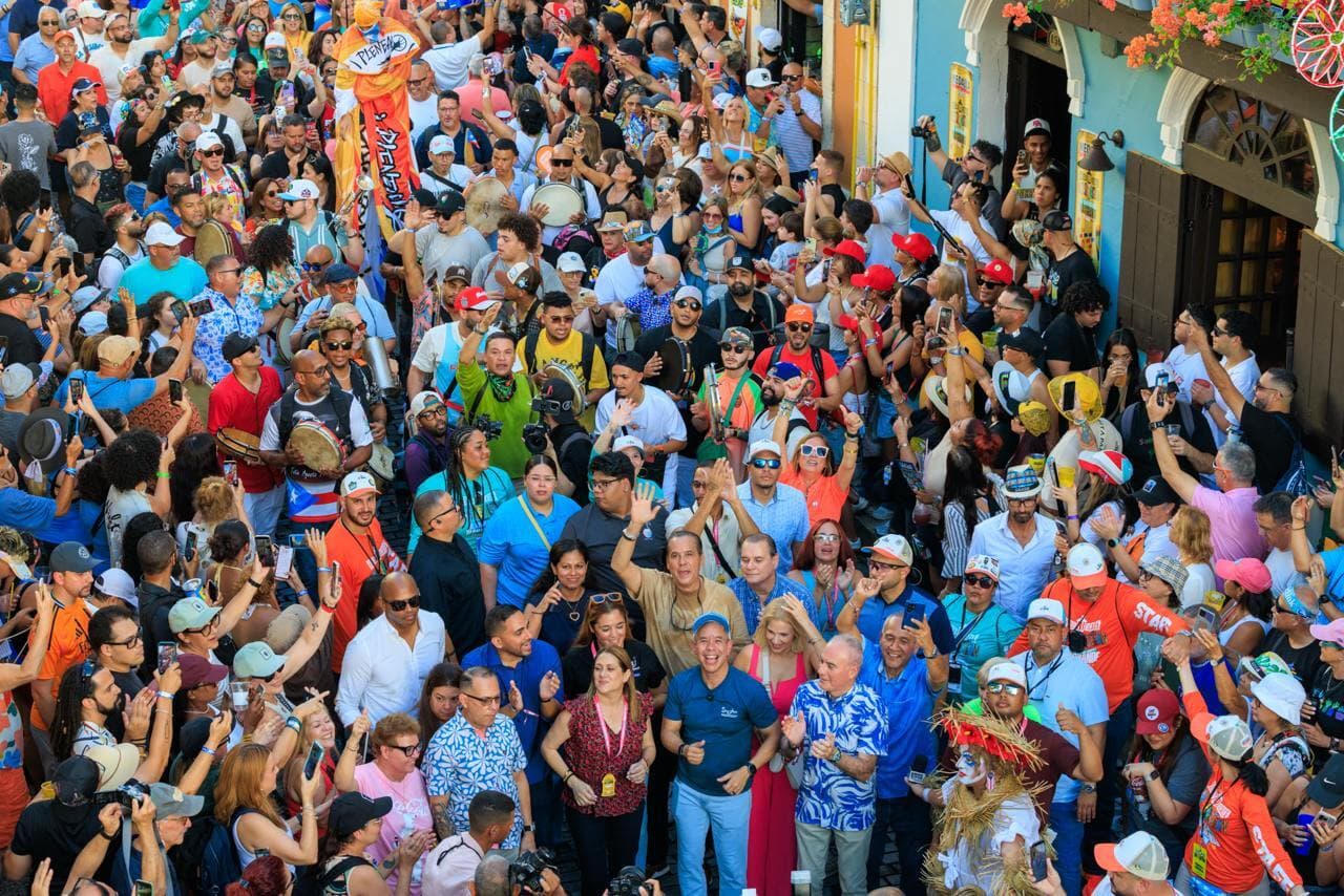 Sobre 180,000 personas en la primera noche de las Fiestas de la Calle San Sebastián