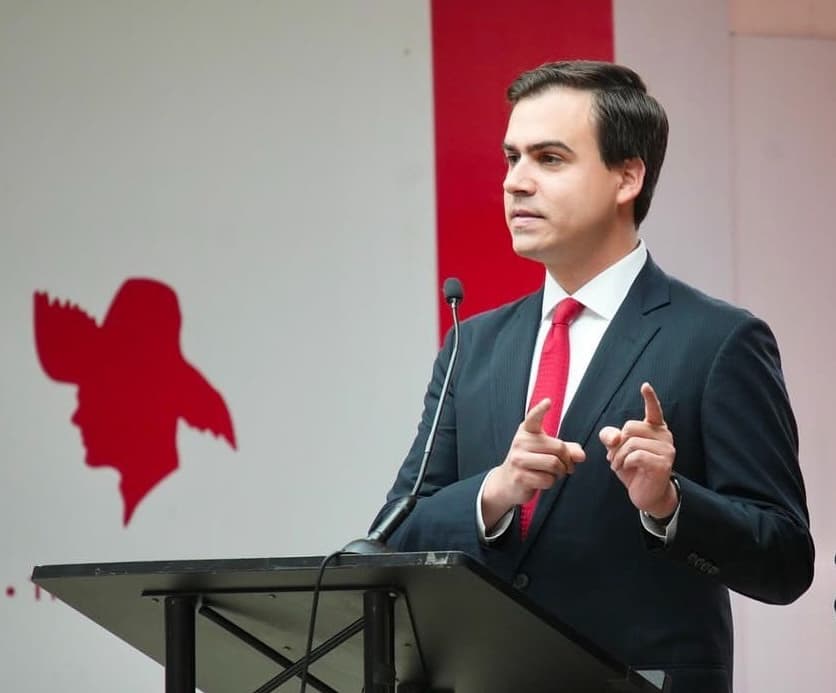 Cuestionan ausencia de Pablo José Hernández en proyecto federal en honor a Roberto Clemente 
