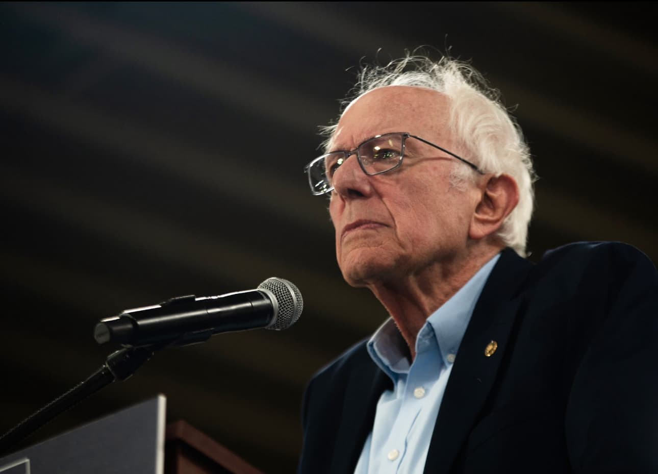 Bernie Sanders no quiere uso de fuerza militar contra Irán