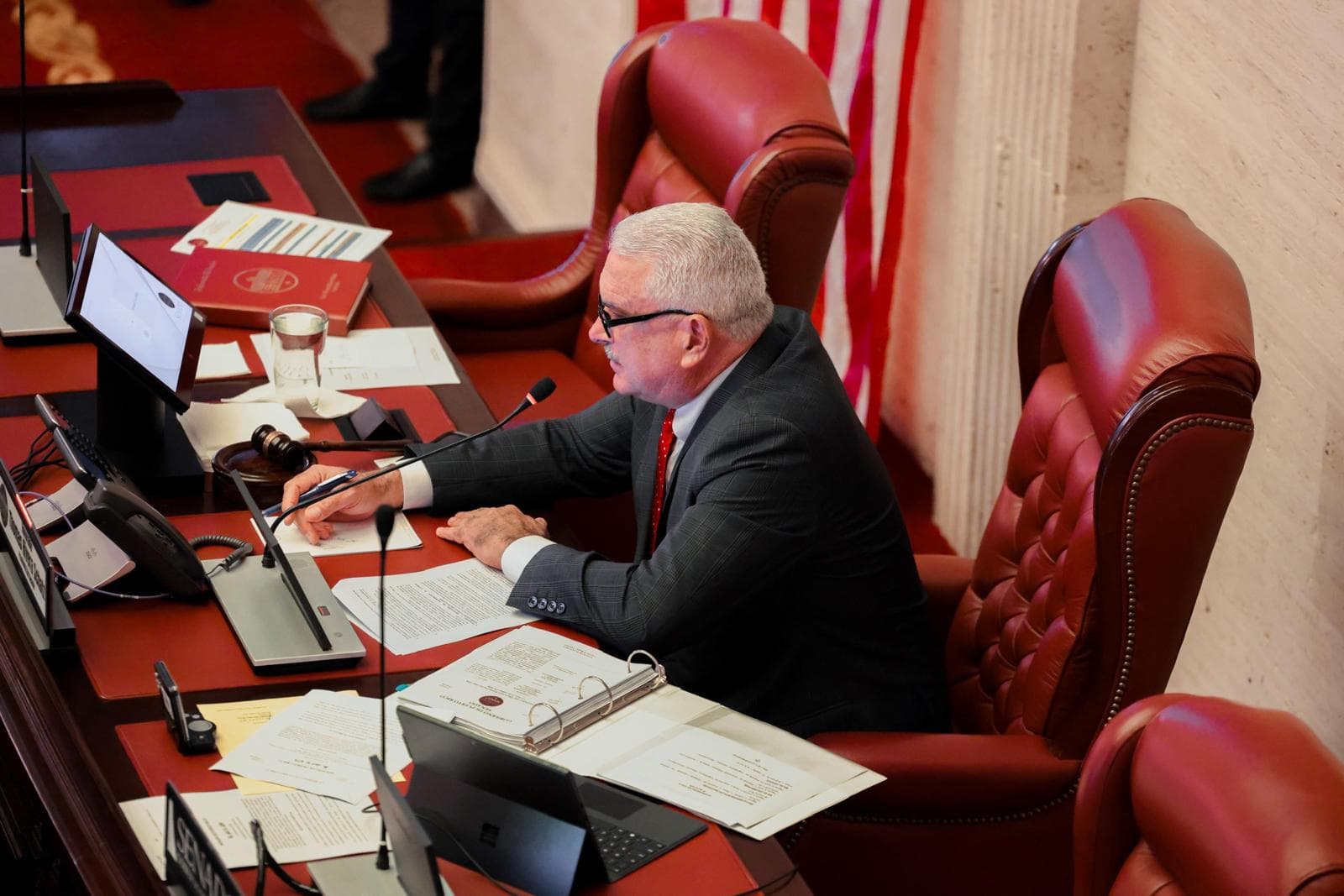 Senado impulsa agenda de innovación con nuevas funciones al DDEC e incentivos investigativos