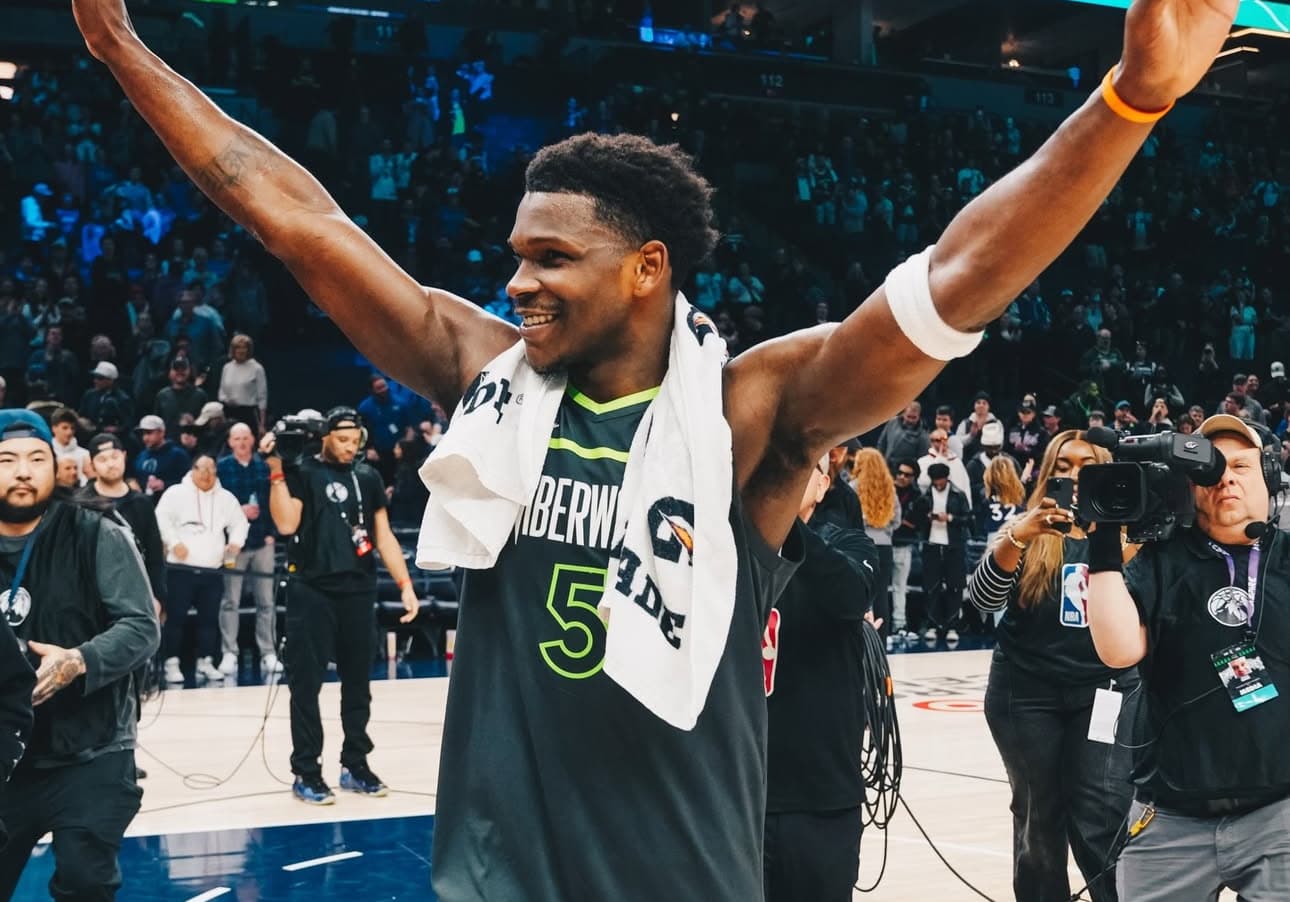 Edwards frena a los Spurs y los Knicks presionan a los Pistons 