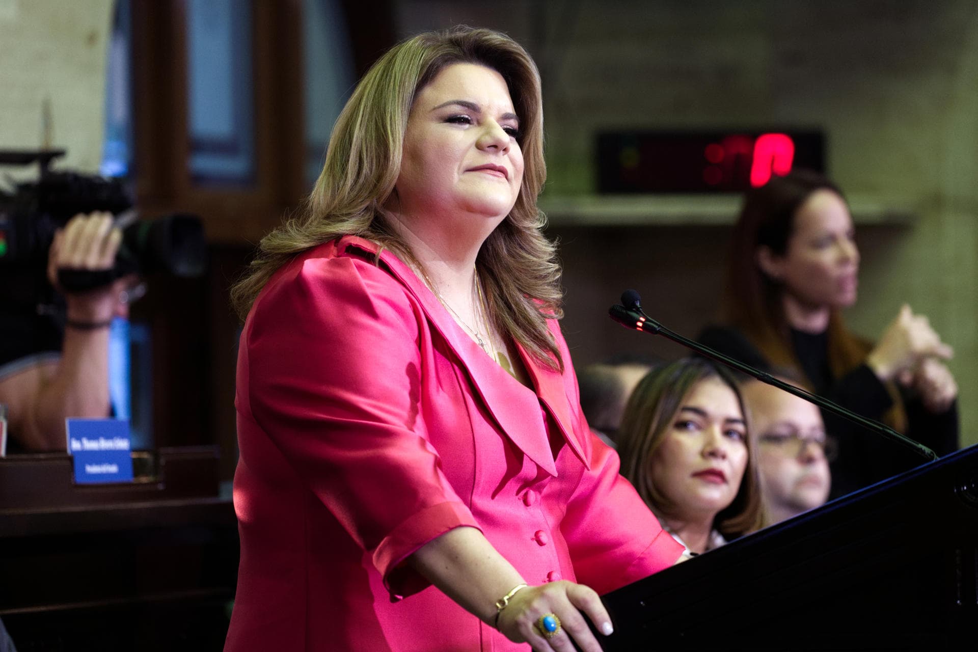 Gobernadora pedirá que pleito contra LUMA se mantenga en el foro estatal