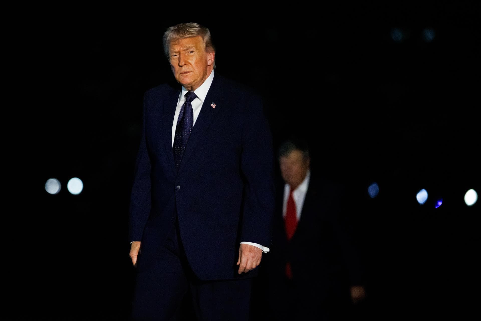 Trump evalúa "opciones adicionales" para contener los precios de la gasolina