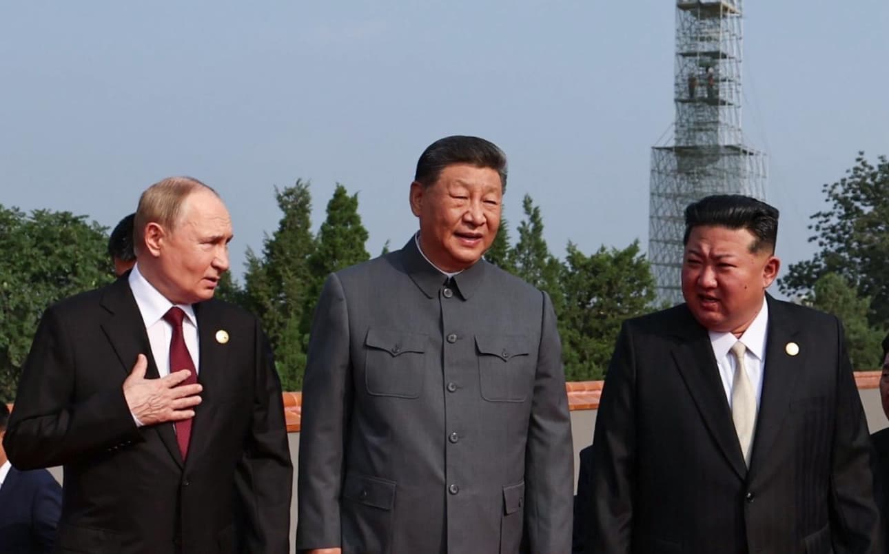 Kim Jong-un recibe un respaldo de lujo en su debut multilateral junto a Xi y Putin