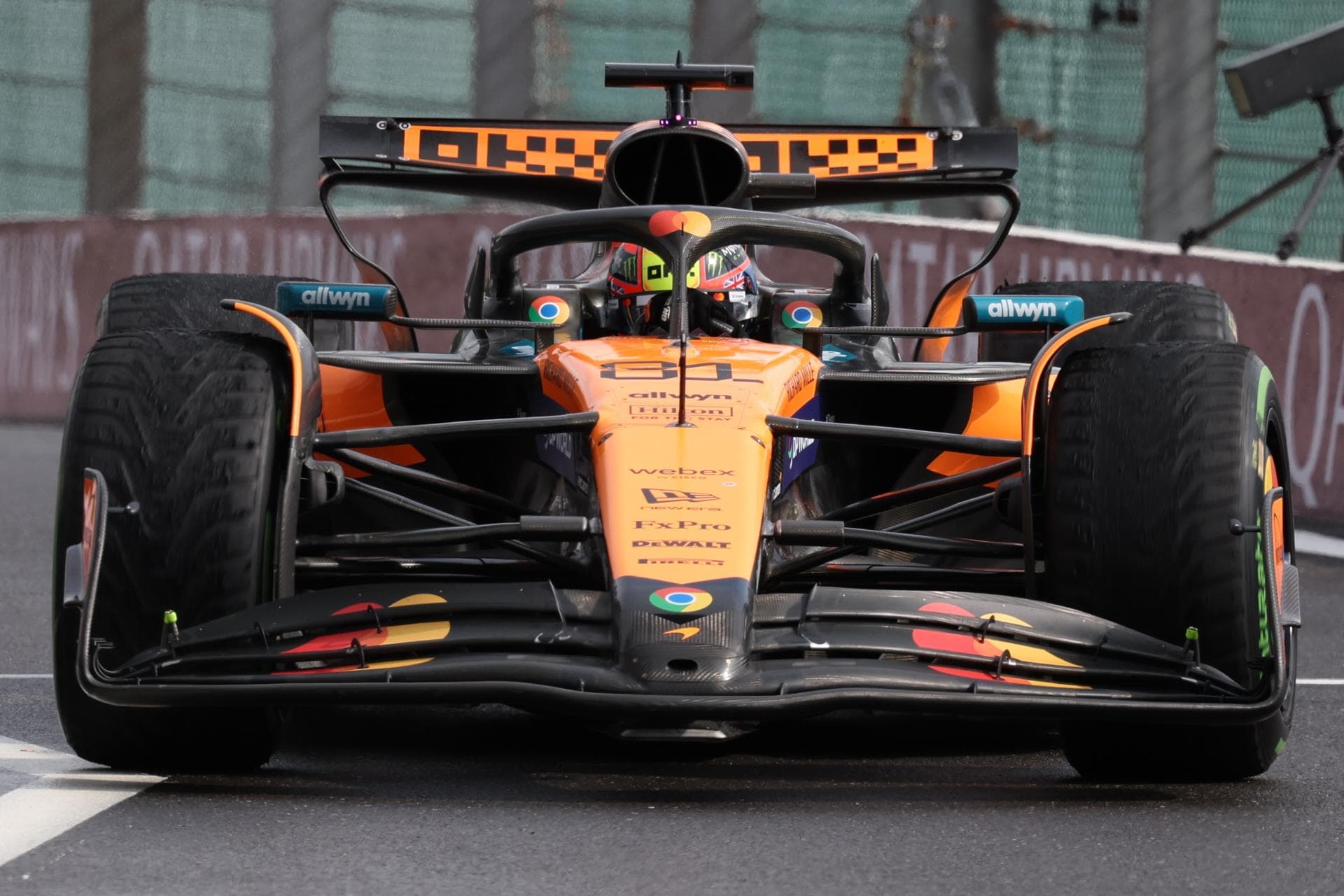 Piastri refuerza liderato al ganar en Bélgica