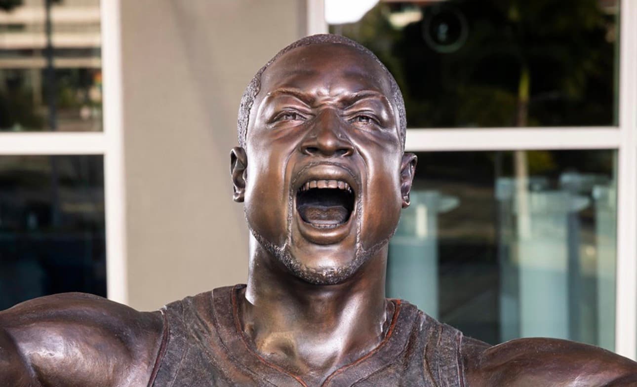 Los Heat presentan una nueva versión de la estatua de Wade por críticas a la anterior