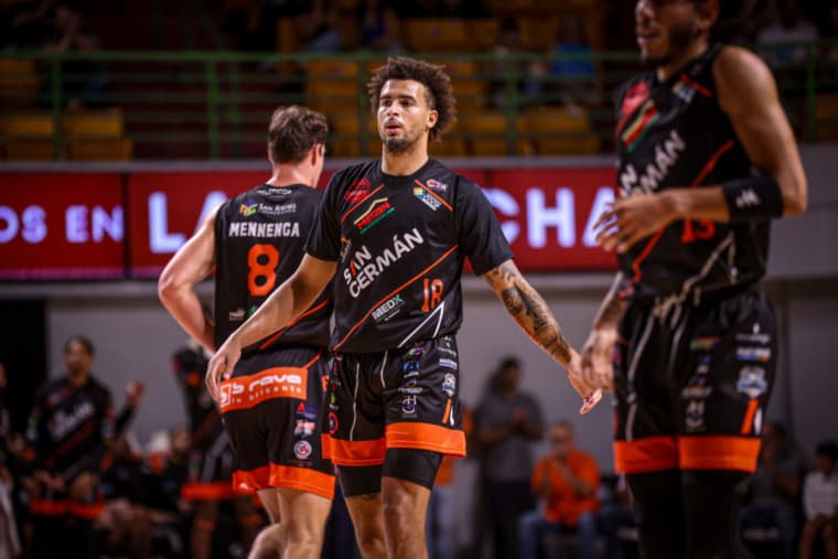 Atléticos le roban el juego a los Indios en su cancha 