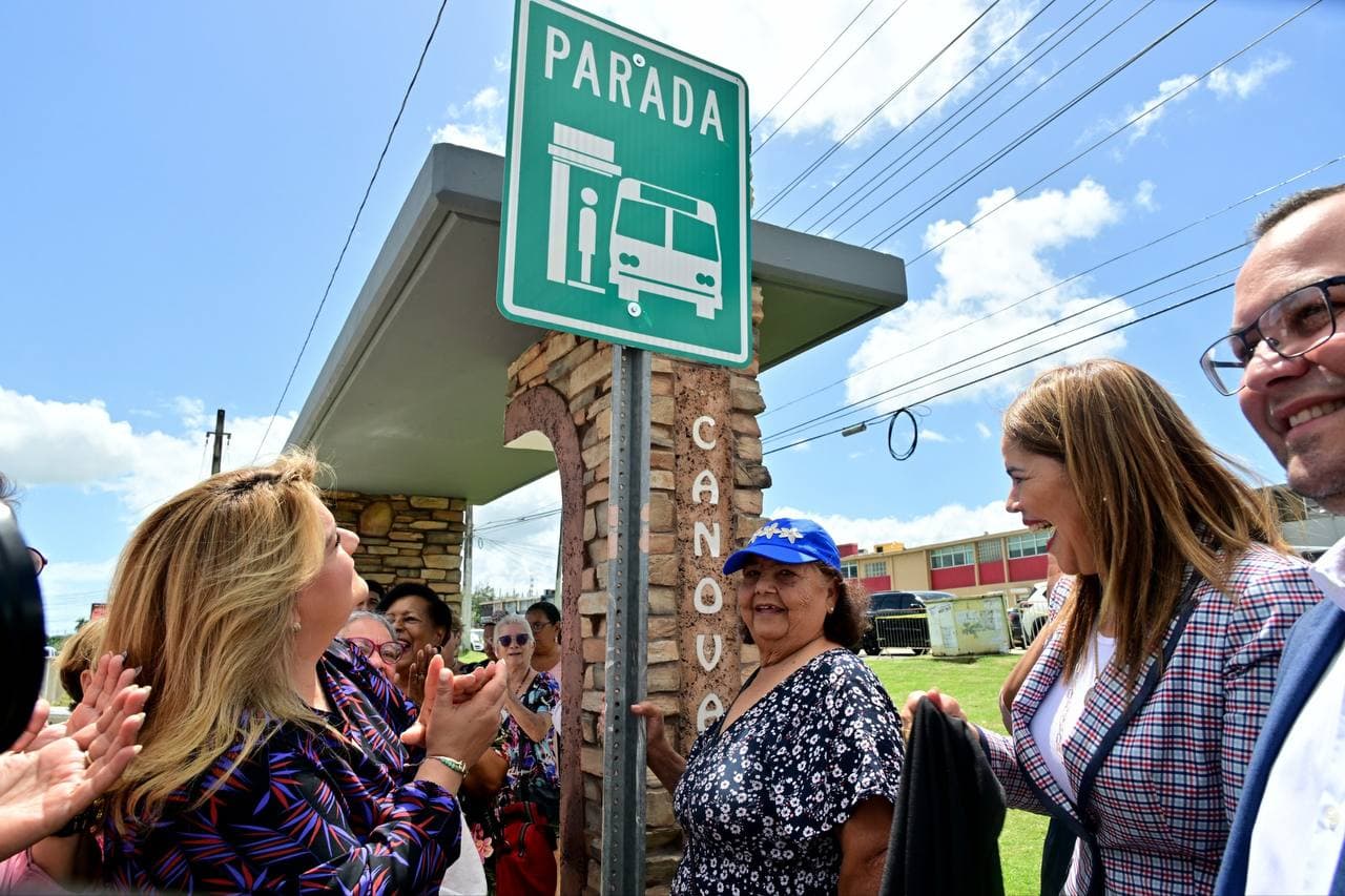 Gobernadora anuncia ruta de autobuses y proyectos urbanos en Canóvanas