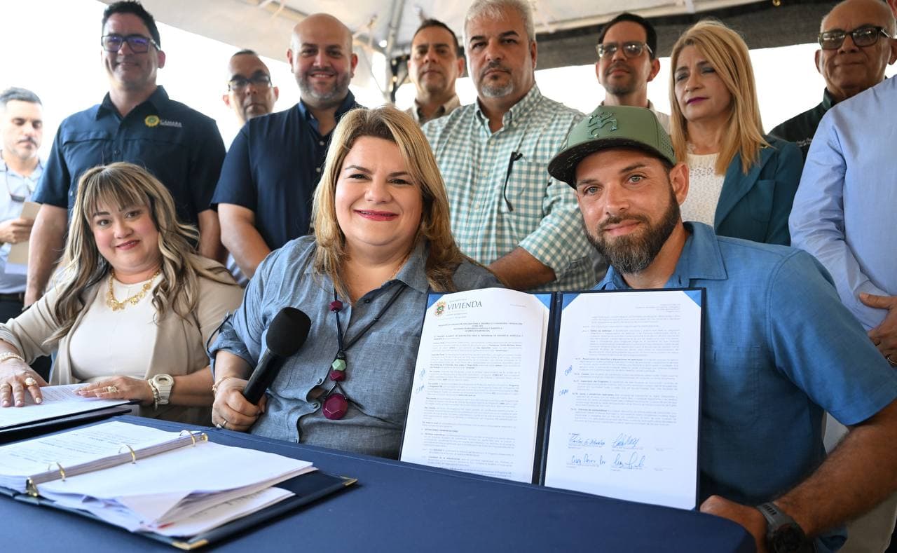 Gobernadora entrega incentivos a productores agrícolas