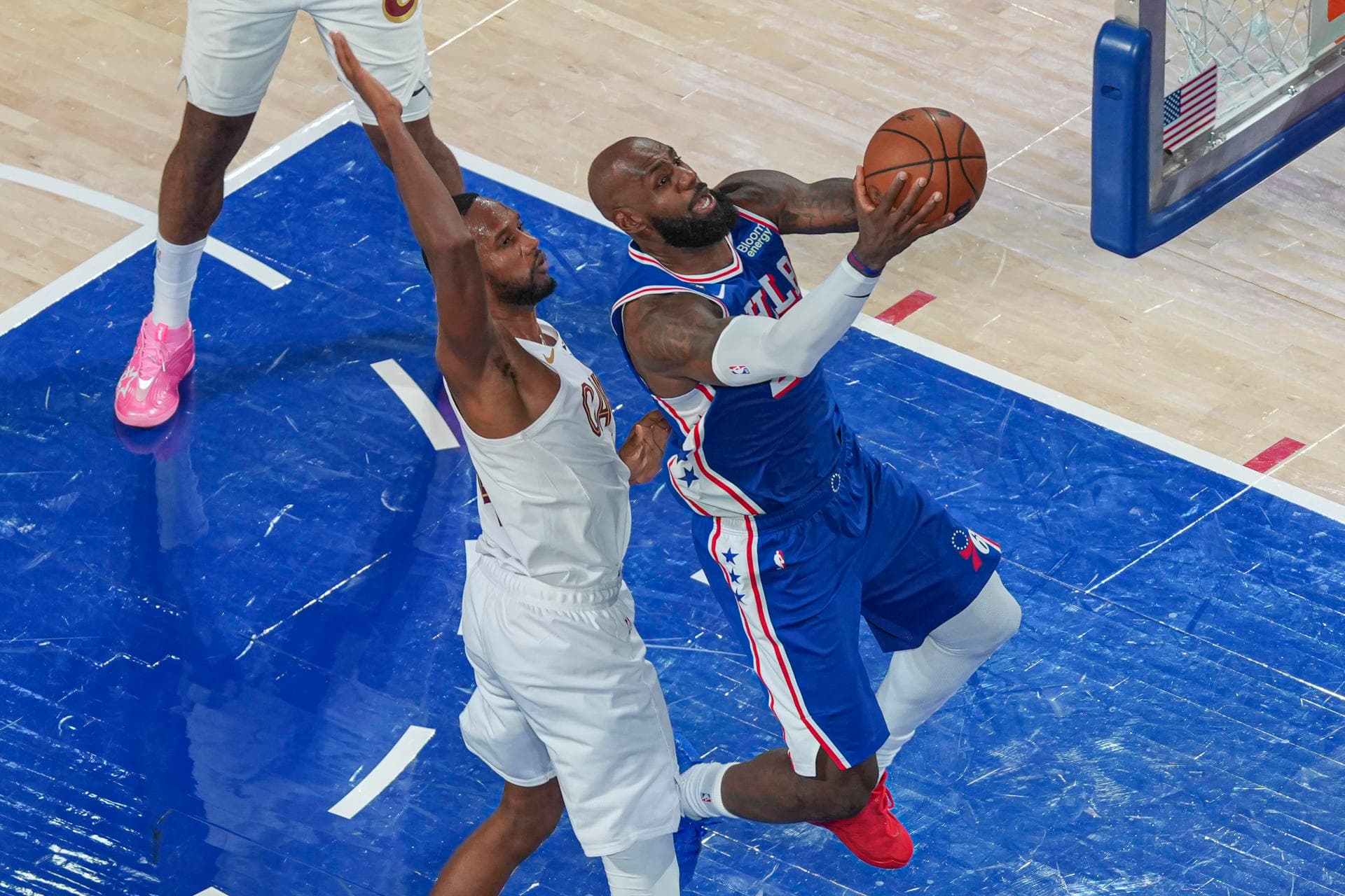 LeBron y los 76ers remontan 27 puntos y dejan en evidencia a los Cavaliers