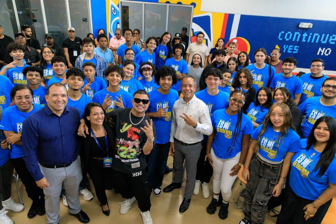 Celebran conversatorio “San Juan es mi Residencia” junto a jóvenes músicos y Jowell