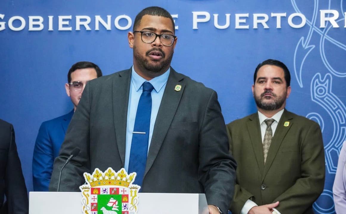 Fortaleza dice que no le consta pesquisa del FBI contra Francisco Domenech