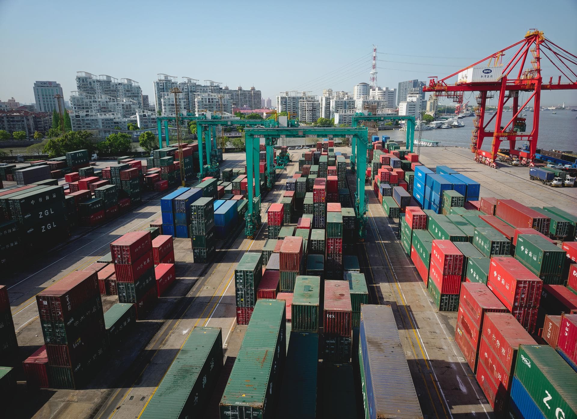 China afirma que está "evaluando" iniciar negociaciones comerciales con Estados Unidos