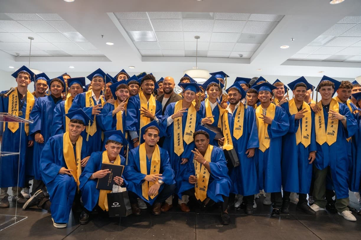 Carlos Beltrán Baseball Academy gradúa clase con 100 por ciento de admisiones universitarias