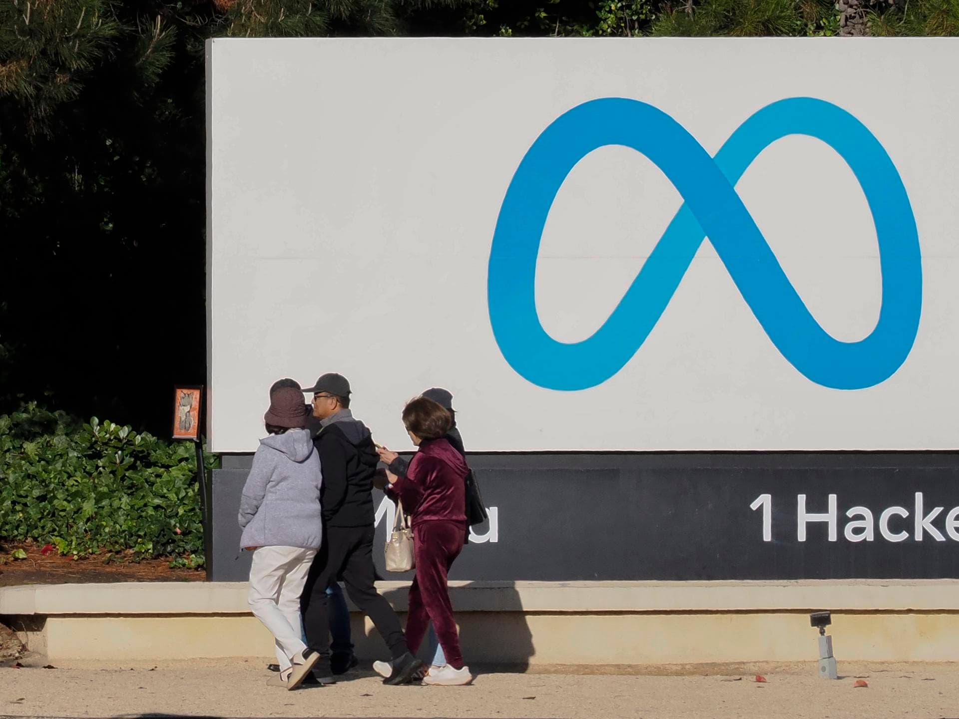 Meta redefine prioridades, Apple reorganiza su IA y otros clics tecnológicos en América