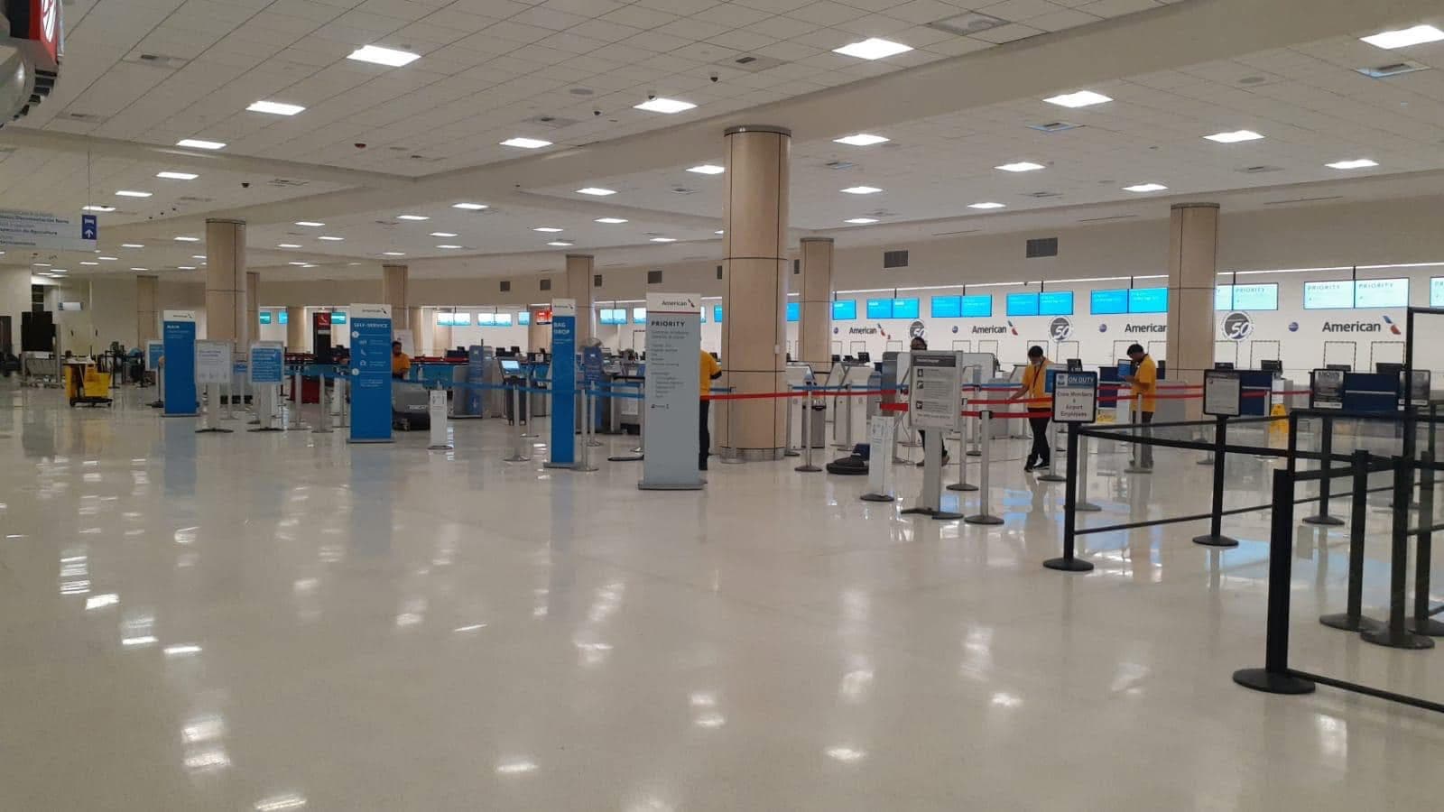 Siguen los atrasos en vuelos por cierre temporal de espacio aéreo