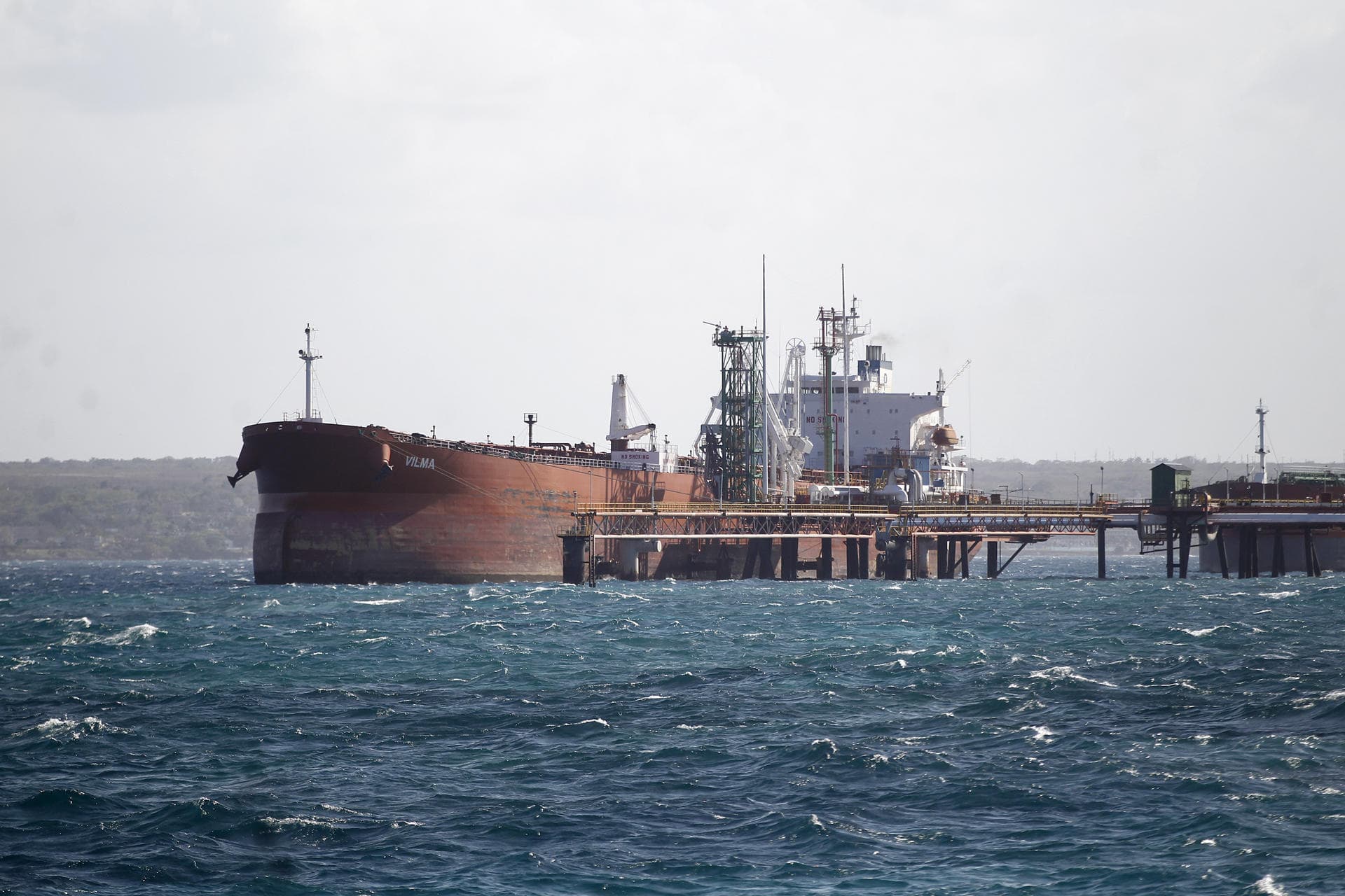 Un petrolero ruso con 100.000 toneladas de crudo llega al puerto de Matanzas en Cuba