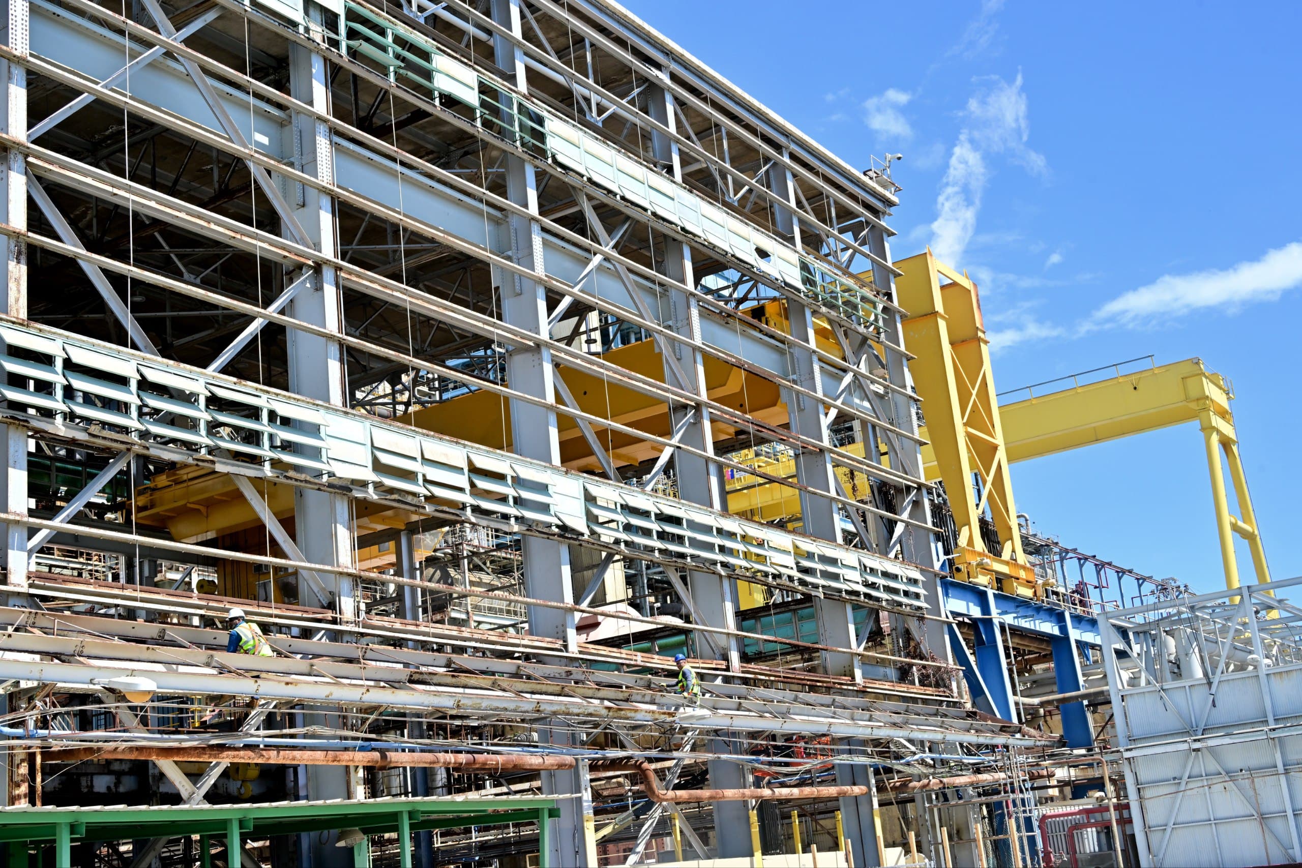 Gobernadora reúne a líderes del sector energético para acelerar la interconexión de nuevos proyectos eléctricos  