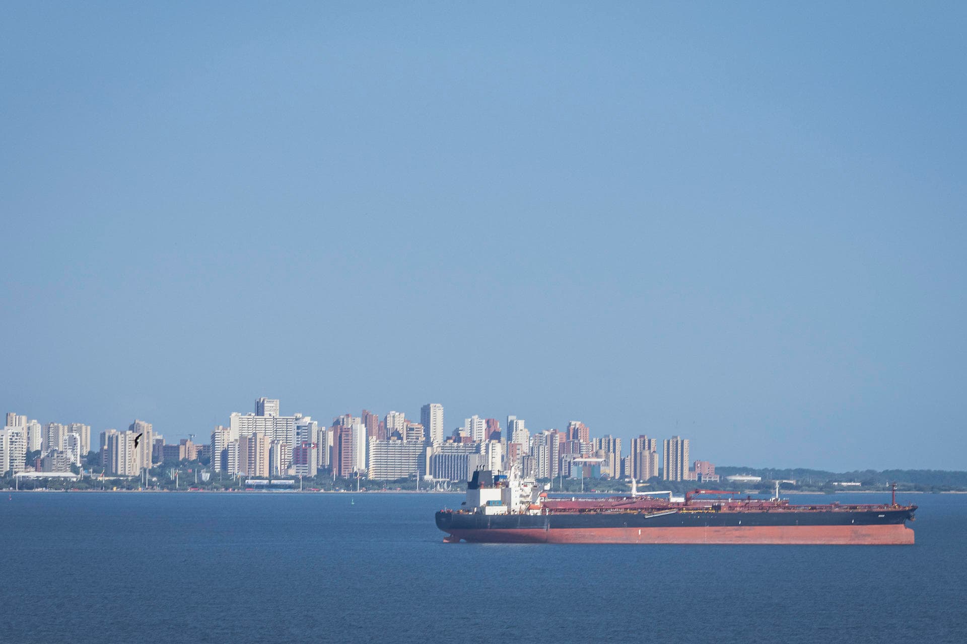 China acusa a EEUU de "violar el derecho internacional" por la incautación de petroleros