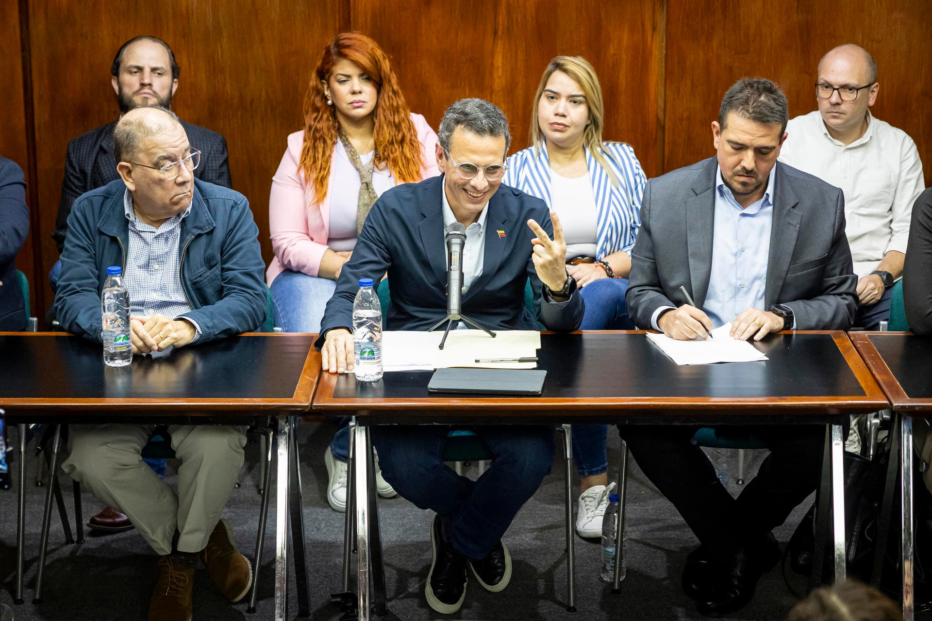 Opositores creen que hay que "estabilizar" Venezuela antes de eventuales comicios