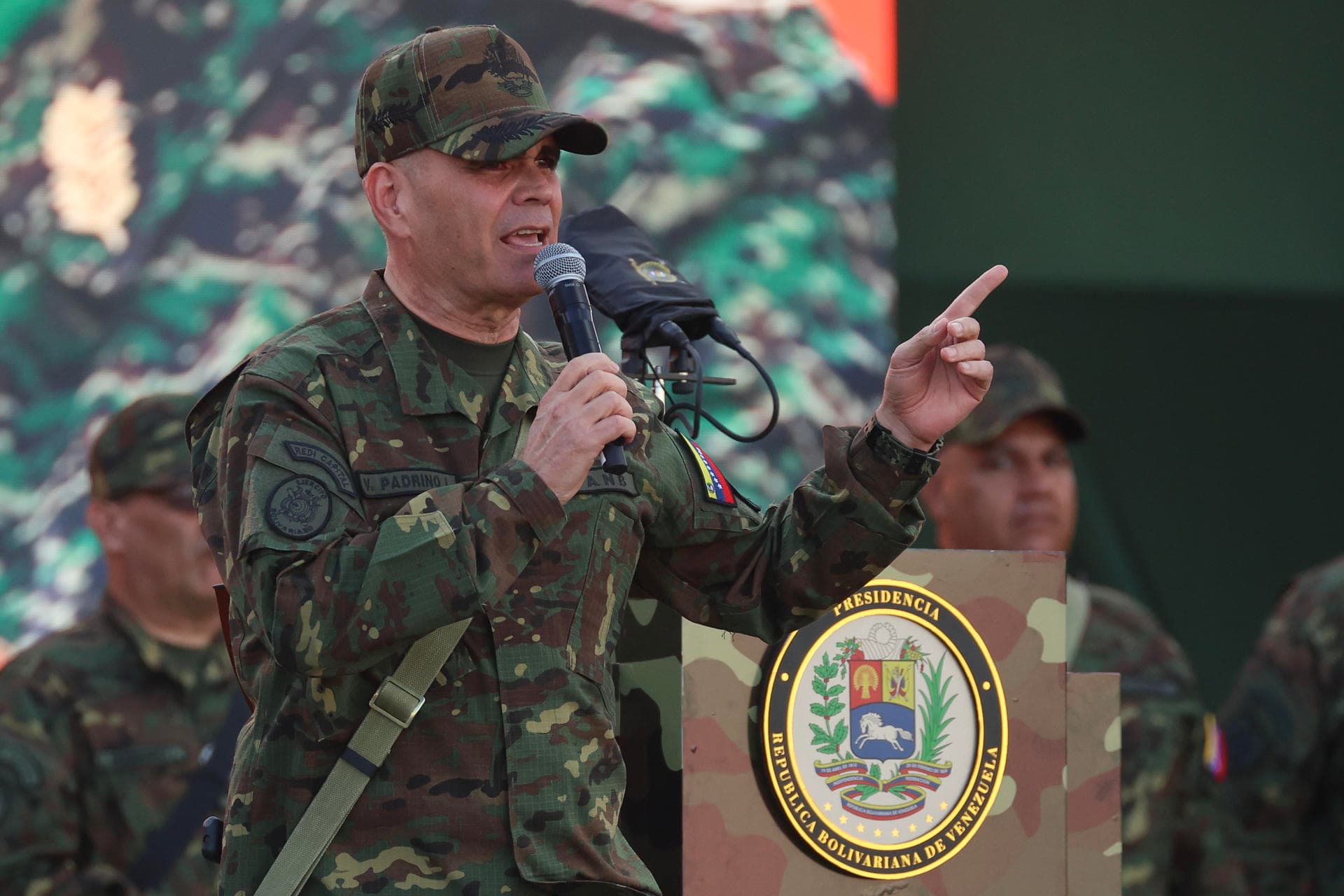 Venezuela denuncia "acoso militar" de aviones de EE.UU. cerca de sus costas
