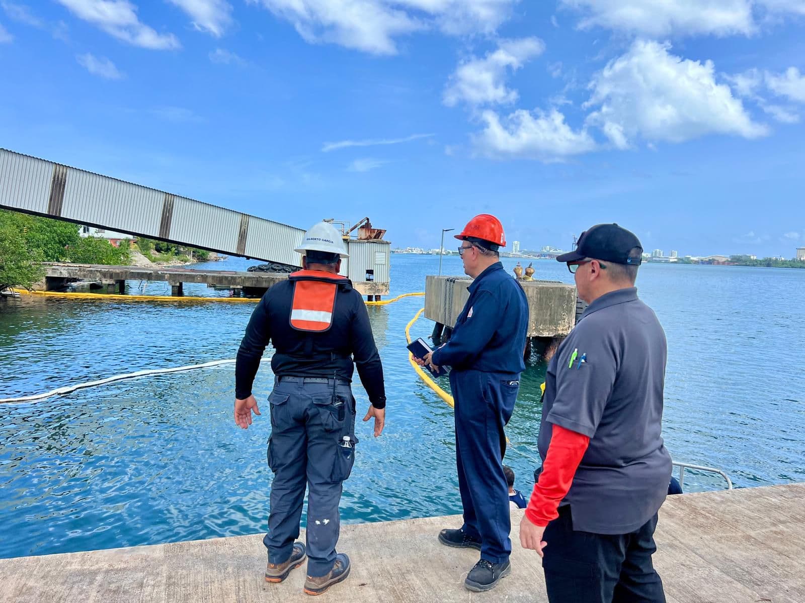 DRNA y Guardia Costera atienden derrame de combustible en bahía de San Juan