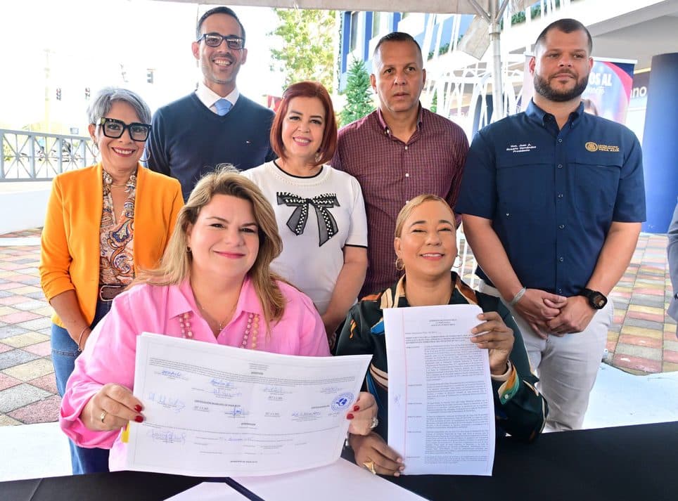 Vega Alta actualiza su Plan de Ordenación Territorial tras firma de la gobernadora