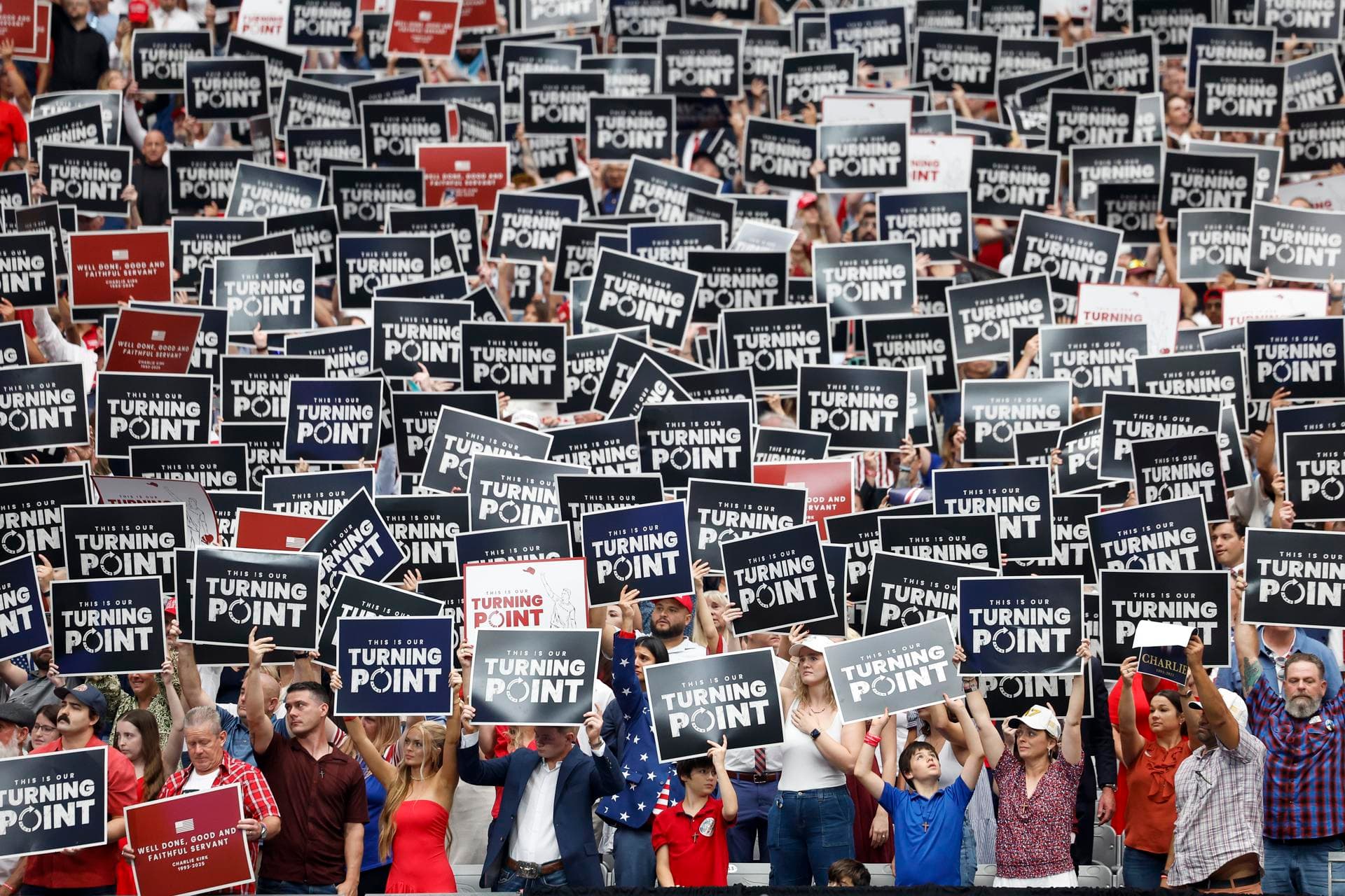 Funeral de Charlie Kirk comienzan con la importancia de un funeral de Estado