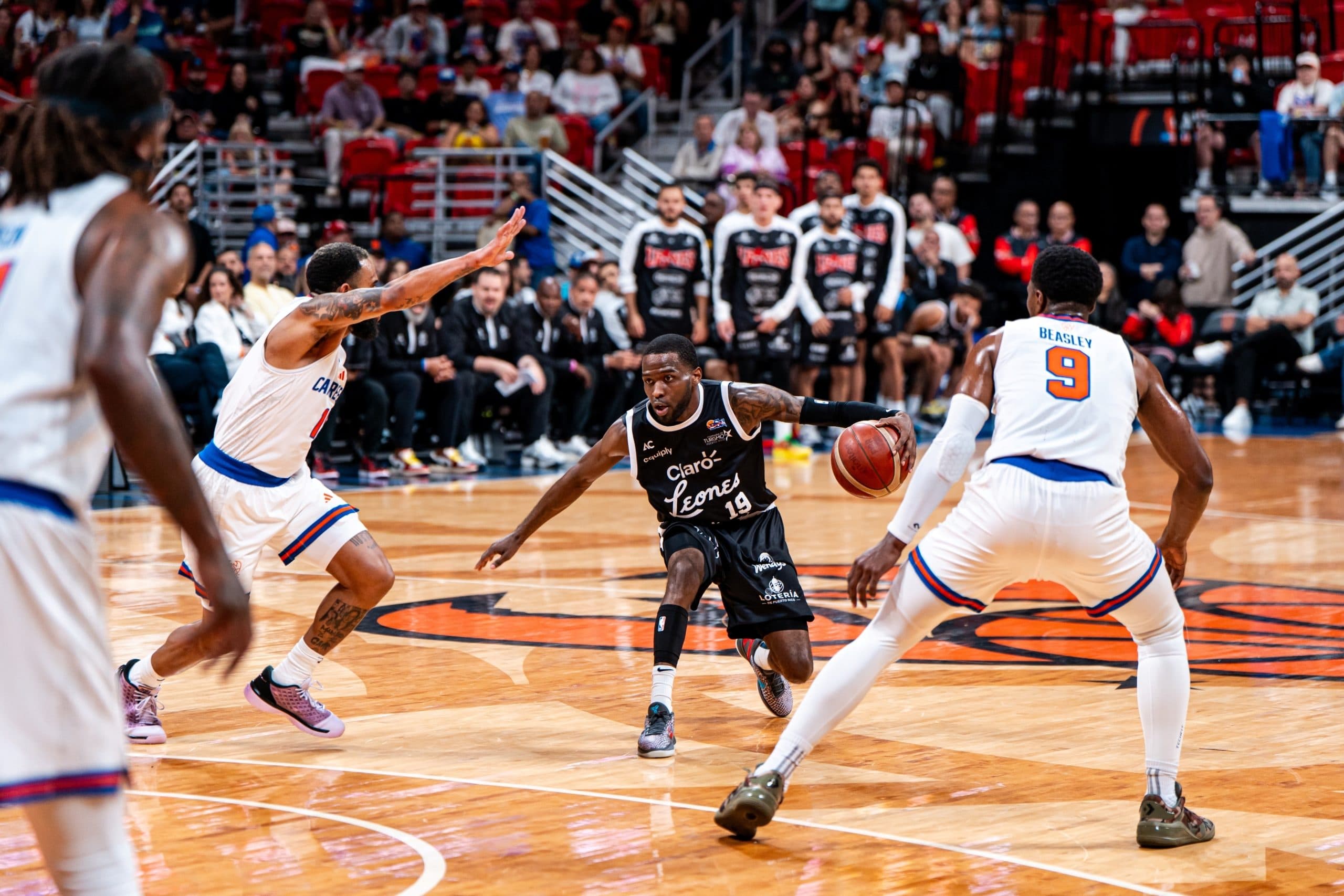 Leones y Vaqueros con victorias en el BSN