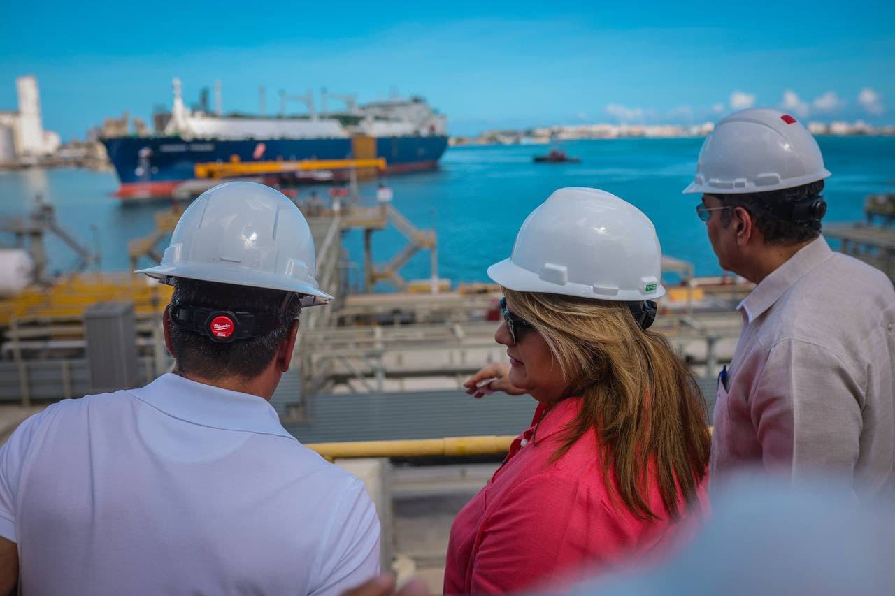 Se reanuda el suministro de gas natural tras acuerdo entre New Fortress y capitanes marinos