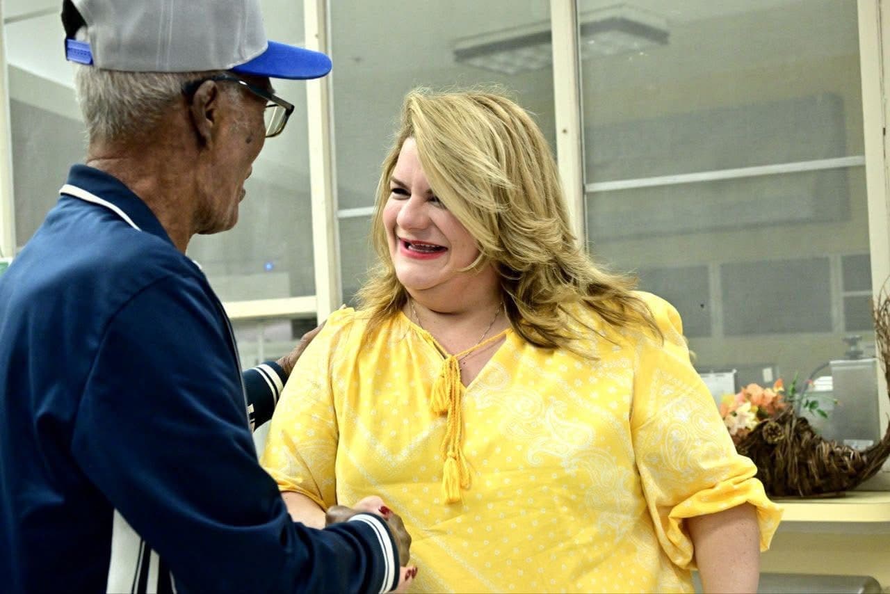 Gobernadora logra exclusión de Puerto Rico en la nueva regla federal que afectaría a beneficiarios elegibles para Medicare y Medicaid en la Isla