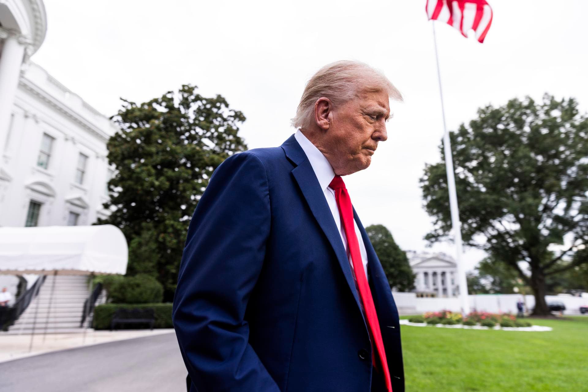 Trump evita confirmar si recibió carta de Maduro y dice "veremos qué pasa con Venezuela"