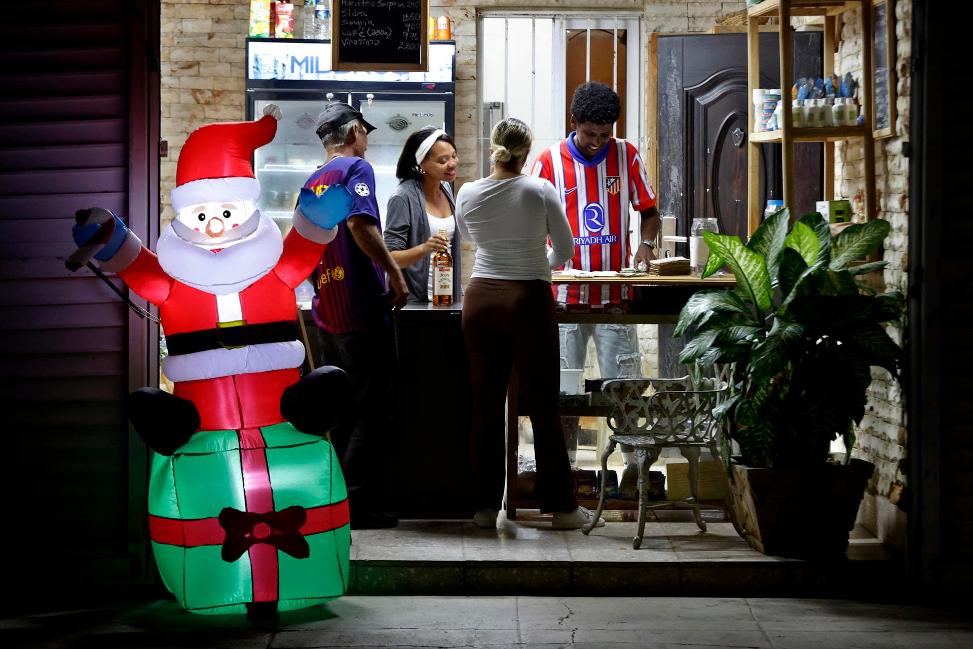 [VIDEO] Nochebuena y Navidad a oscuras: los apagones no dan tregua a Cuba en las fiestas