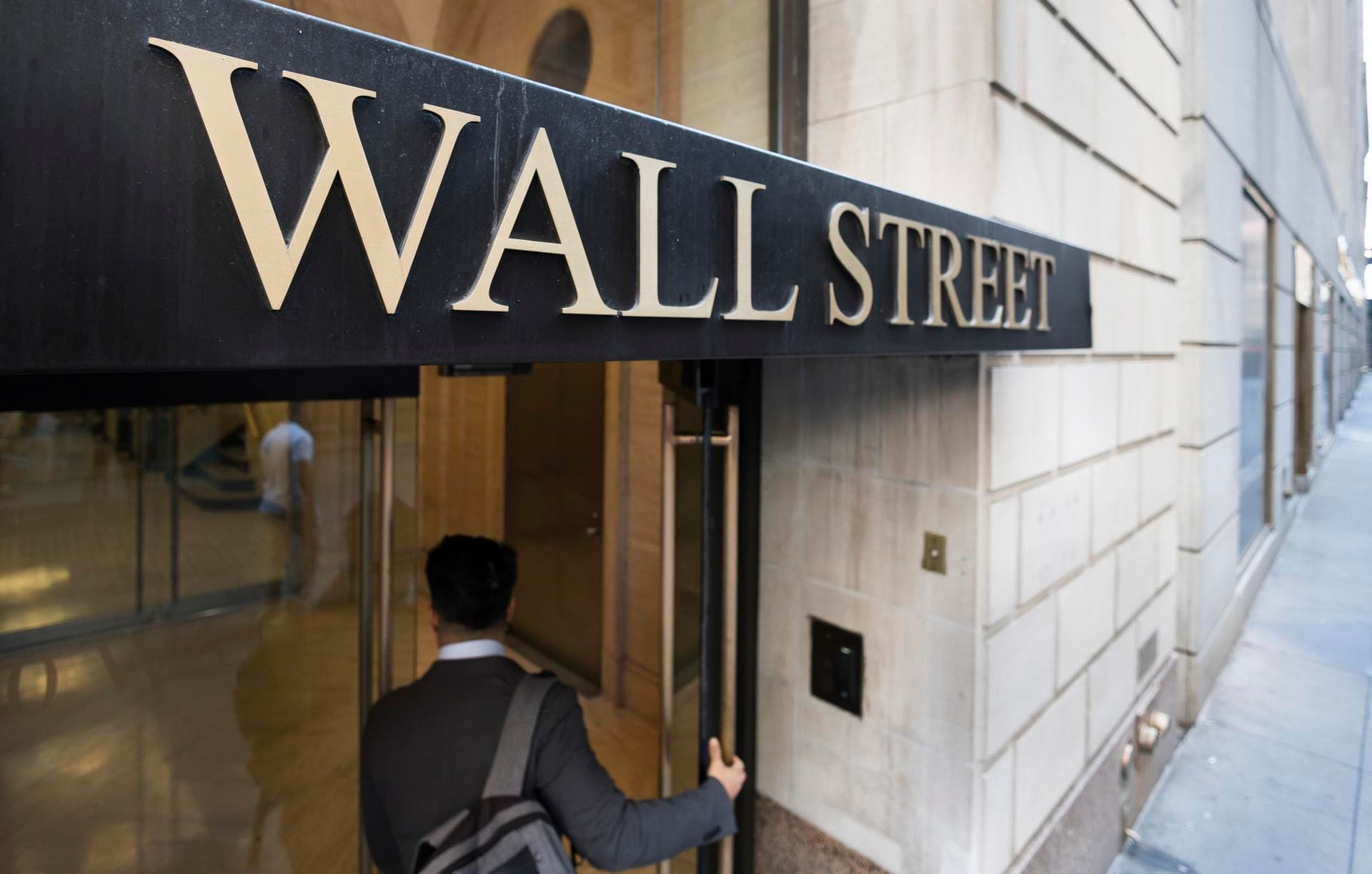 Wall Street cierra con récord y registra ganancias acumuladas en el mes y el trimestre