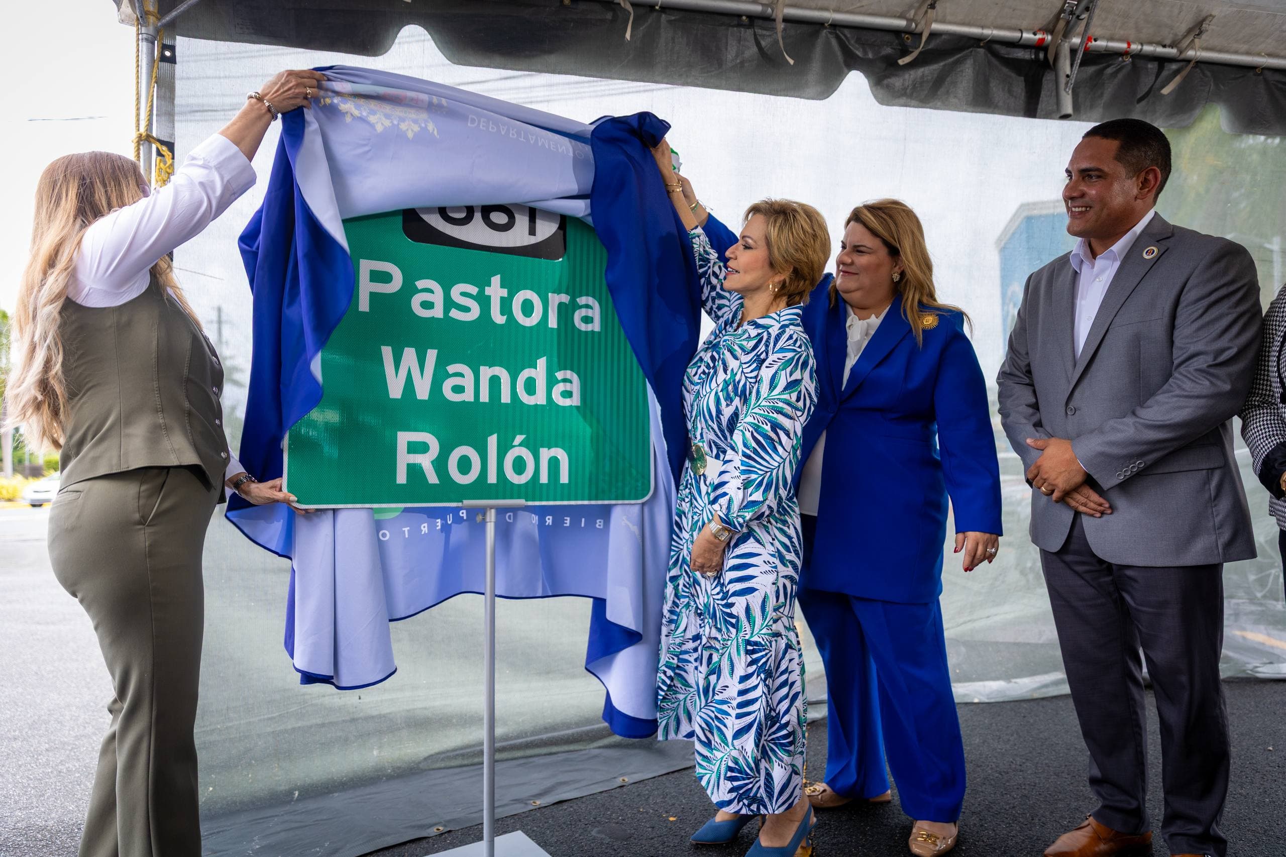 Designan carretera en Toa Alta a Wanda Rolón