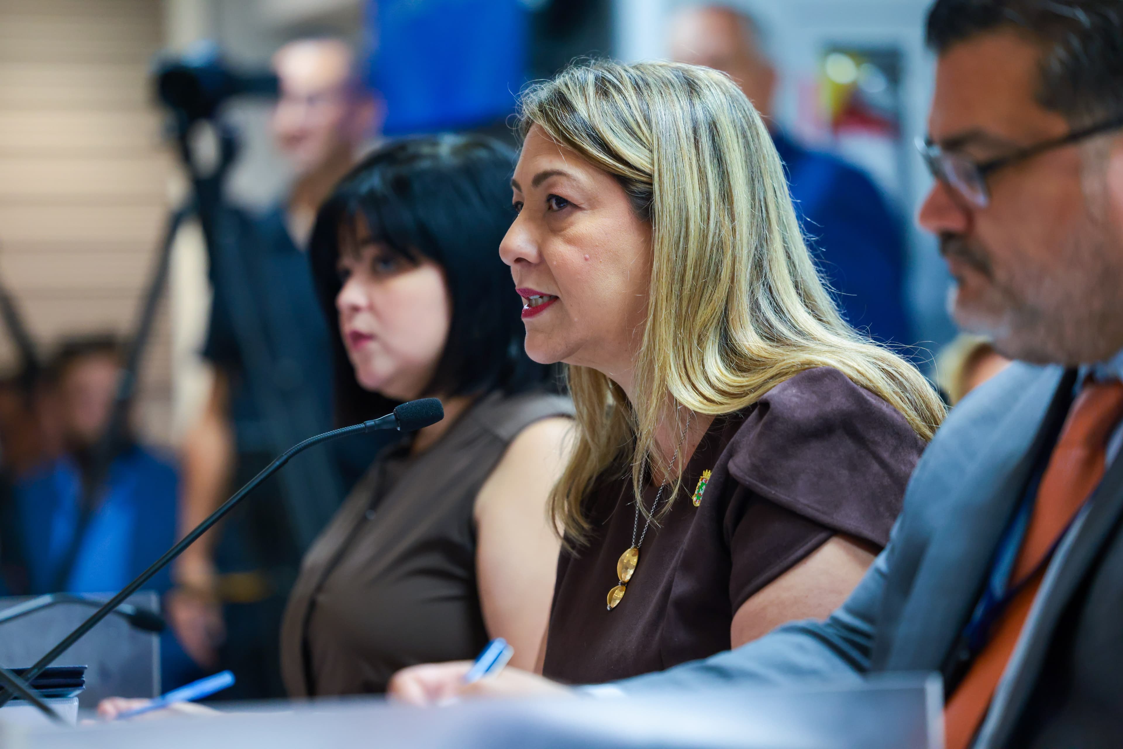 Familia asegura que fondos y servicios continúan sin interrupciones en medio de controversias