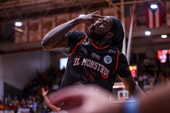 Atléticos y Gigantes con victorias en el BSN
