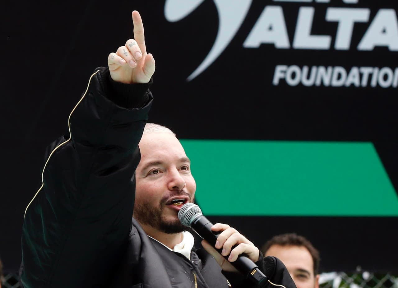 J Balvin recibirá premio de fundación de Marc Anthony