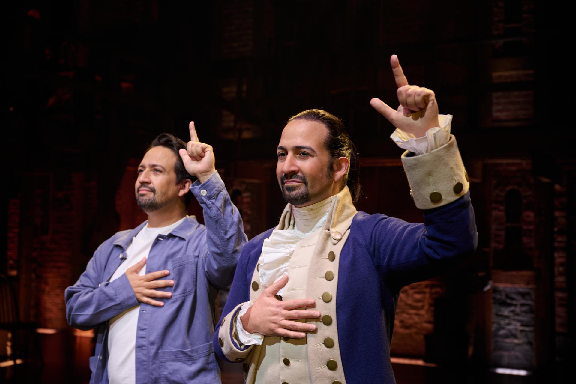 Presentan la figura de cera de Lin Manuel Miranda 